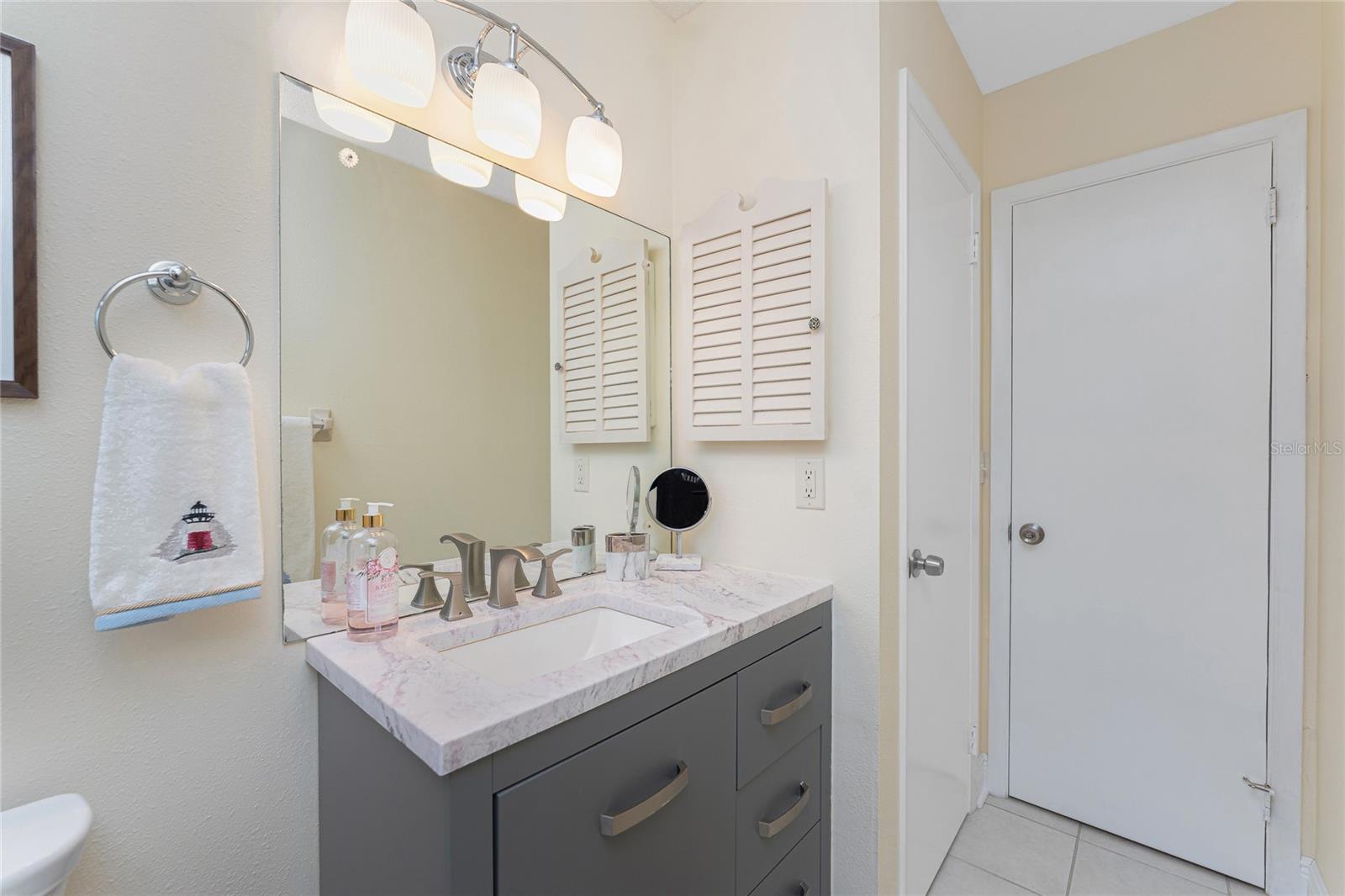 CLINTWOOD ACRES - Residential Lease