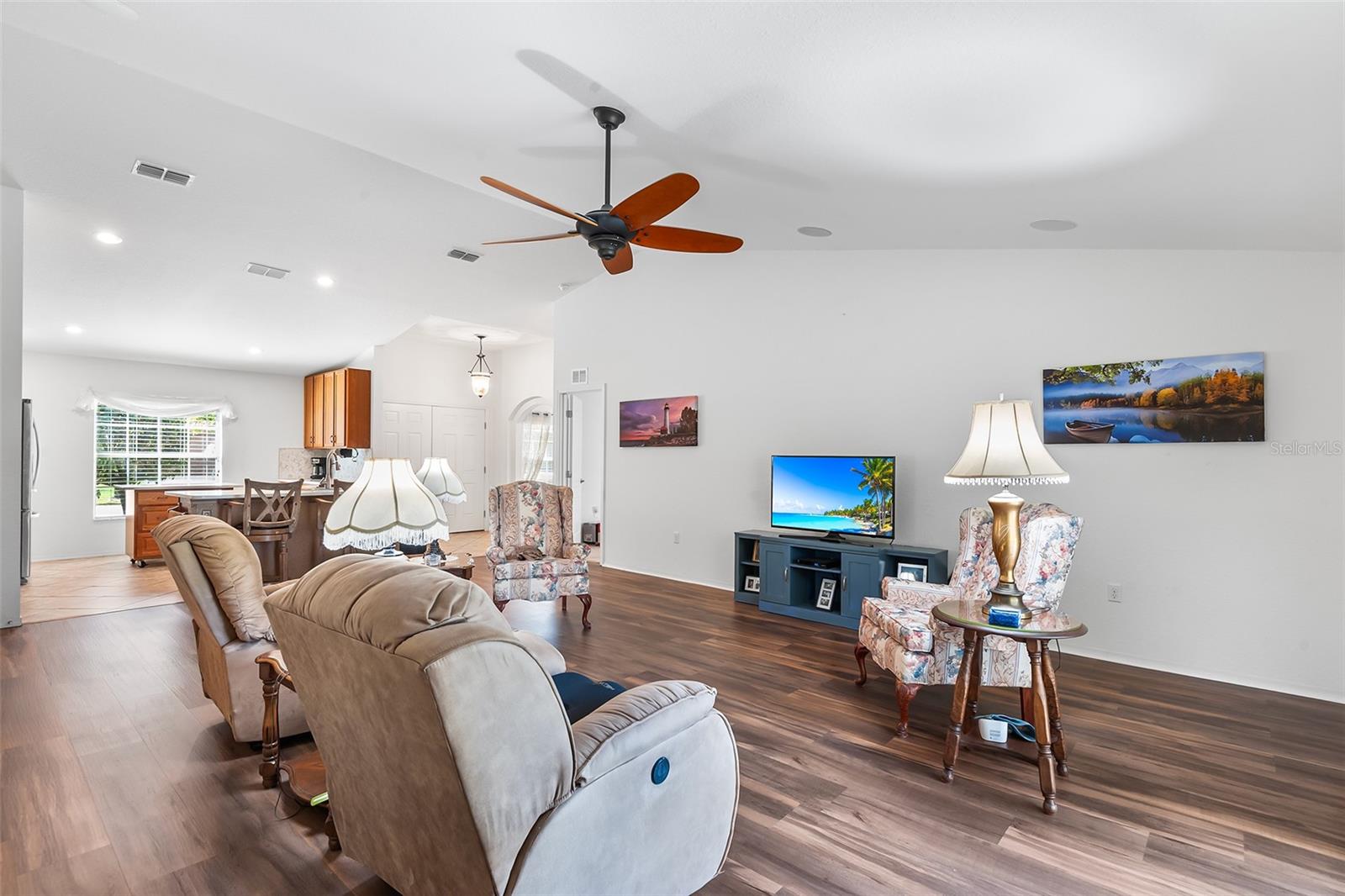 COUNTRY CLUB TRAILS - Residential