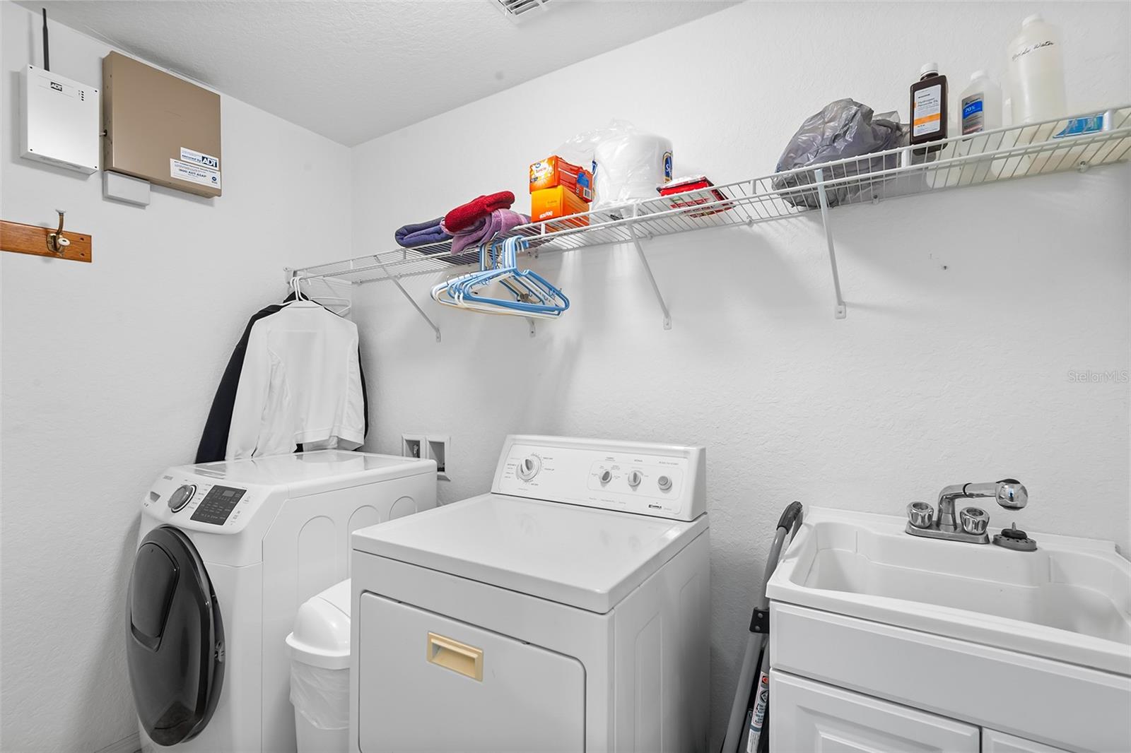 COUNTRY CLUB TRAILS - Residential