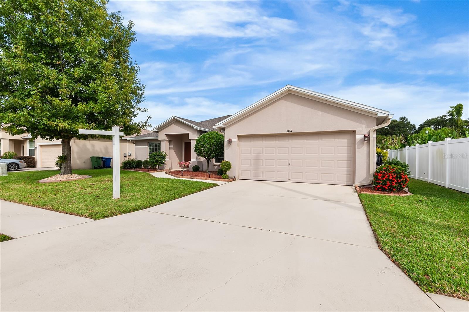 COUNTRY CLUB TRAILS - Residential