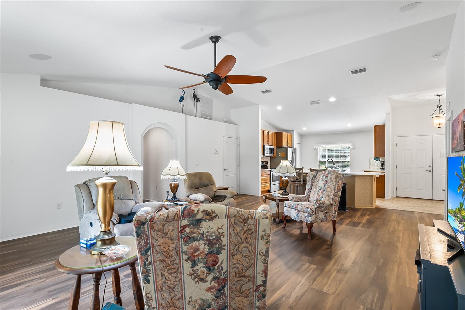 COUNTRY CLUB TRAILS - Residential