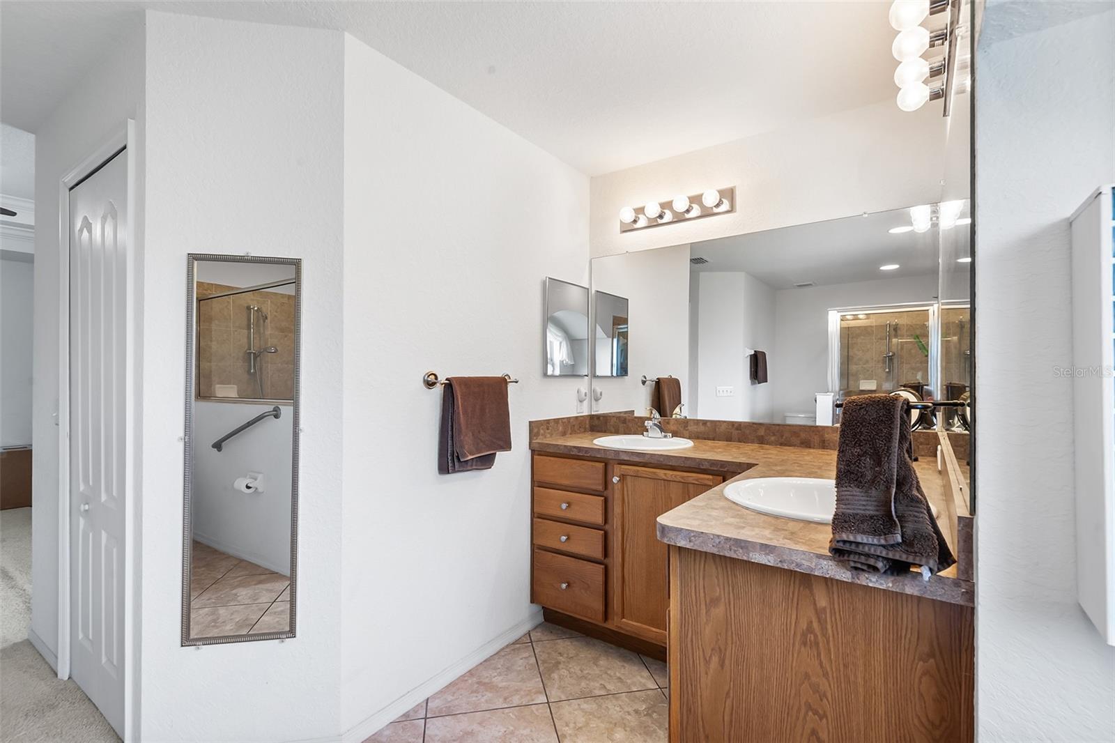 COUNTRY CLUB TRAILS - Residential