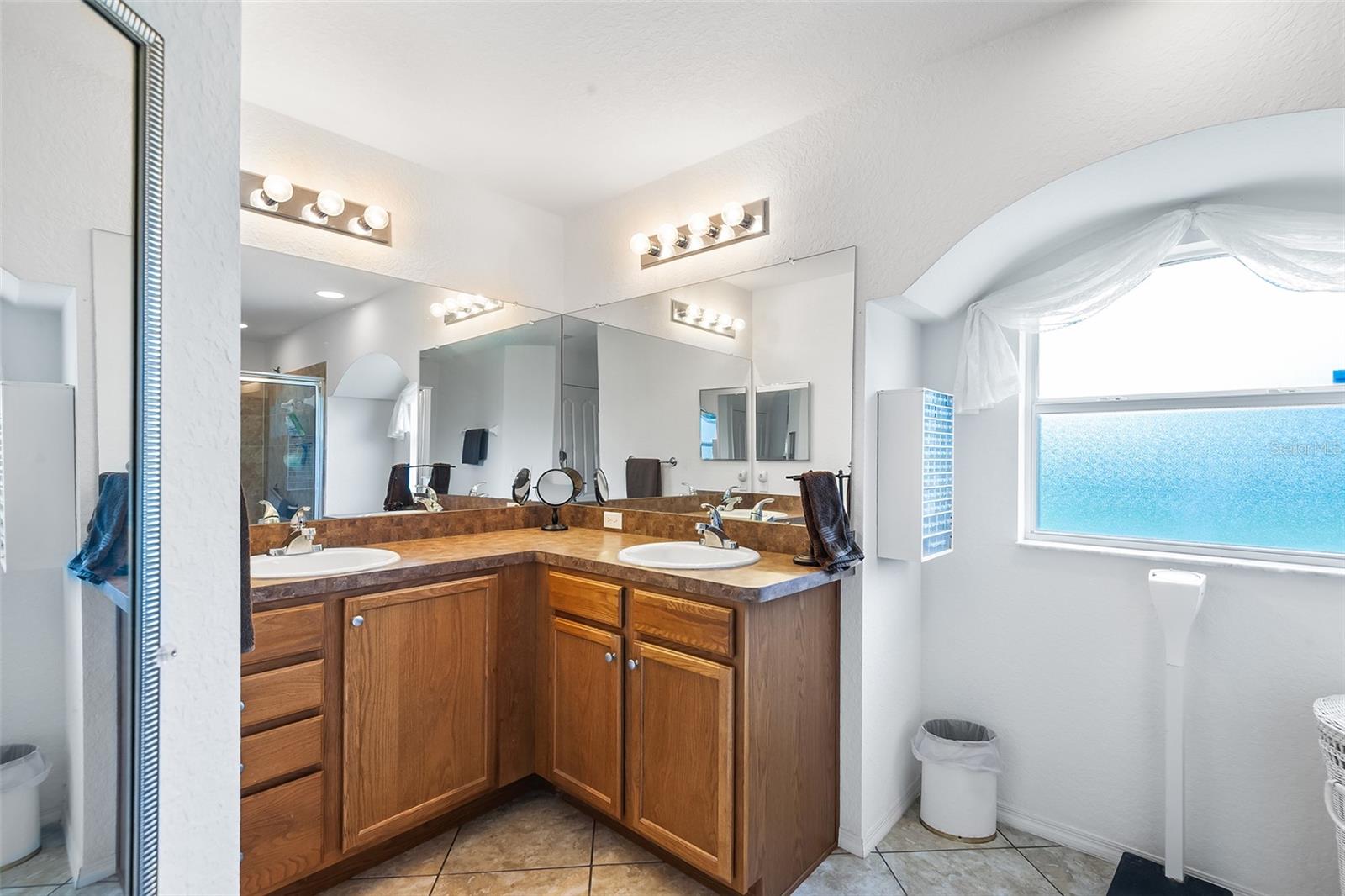 COUNTRY CLUB TRAILS - Residential