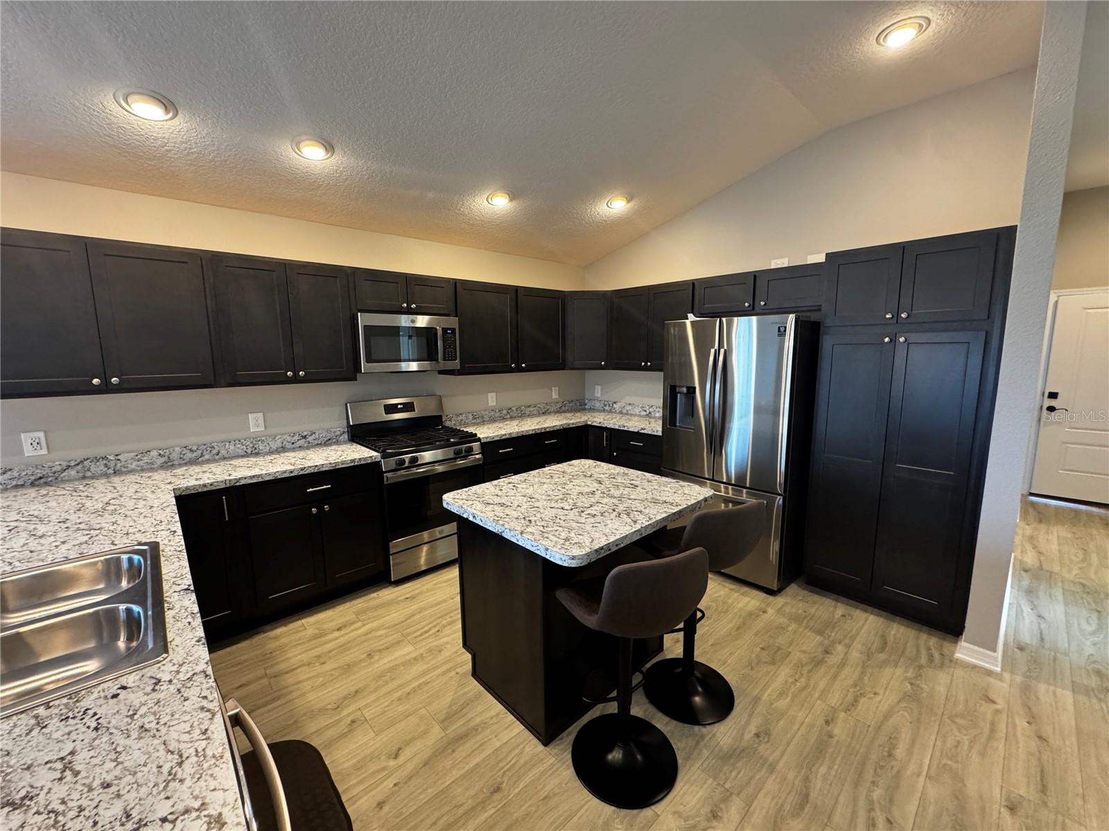 VILLAGES/SOUTHERN OAKS UN #138 - Residential Lease