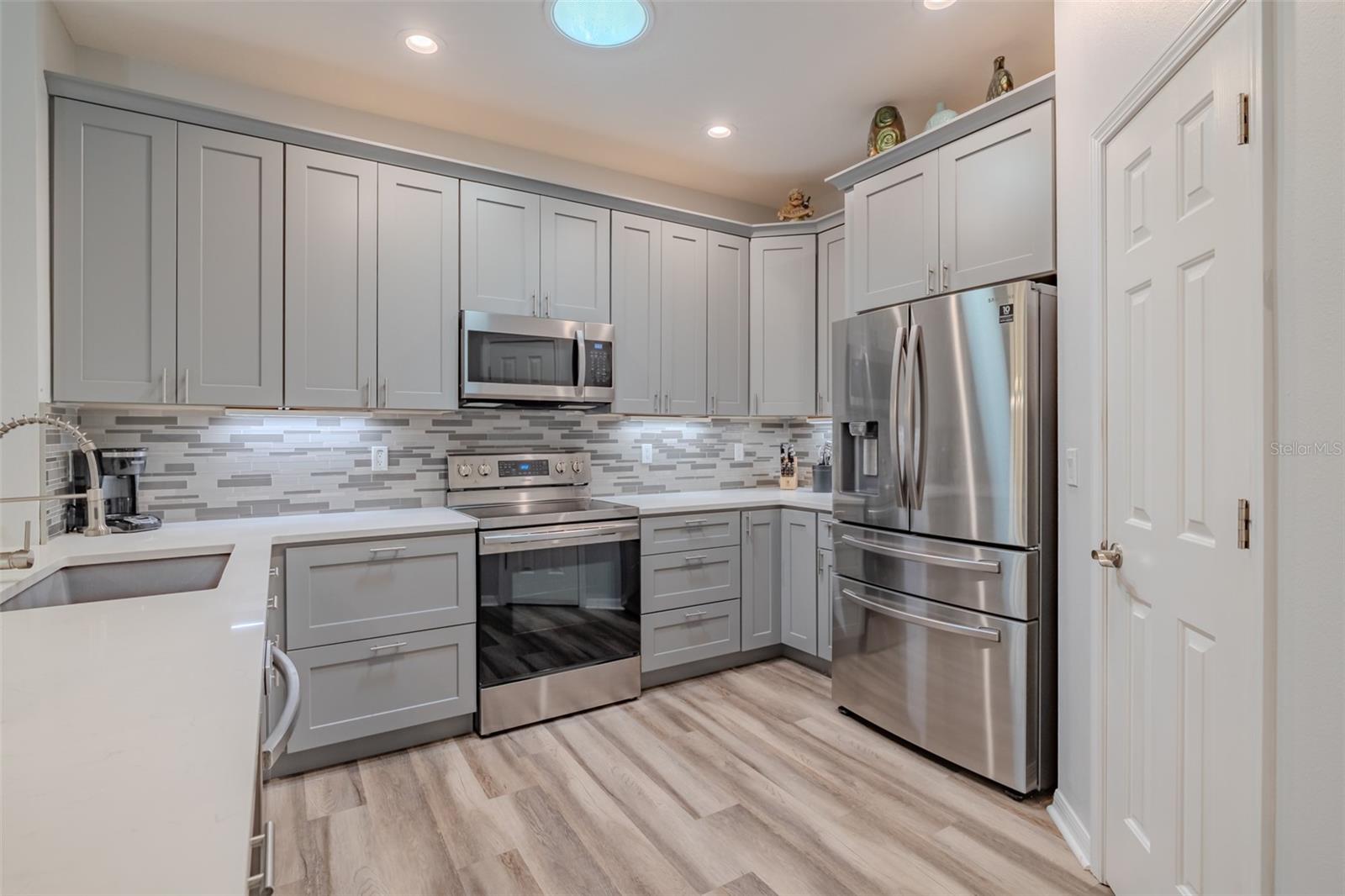 SAVANNAH LANDINGS TWNHMS - Residential