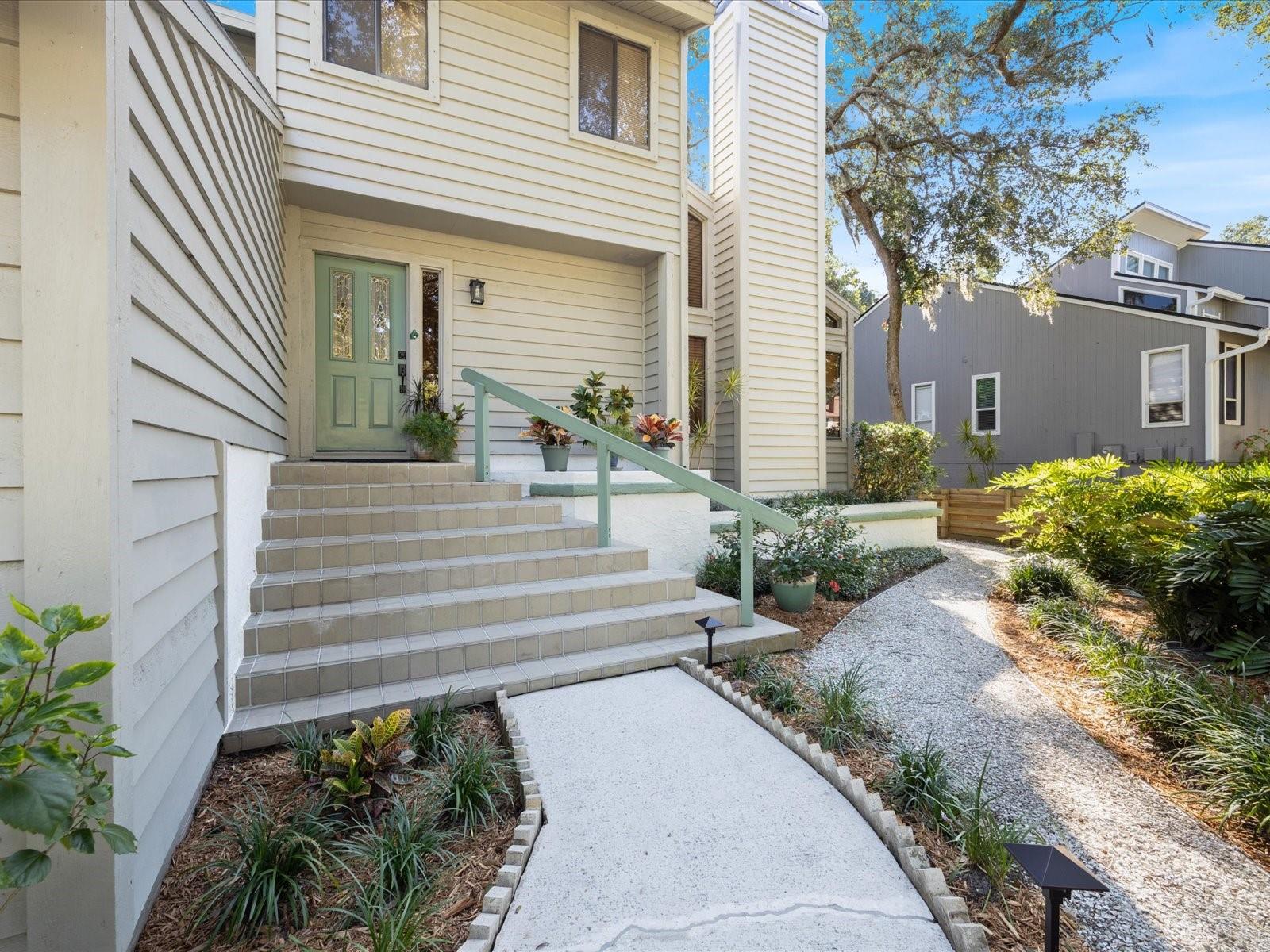 3328 BRIARWOOD CIRCLE