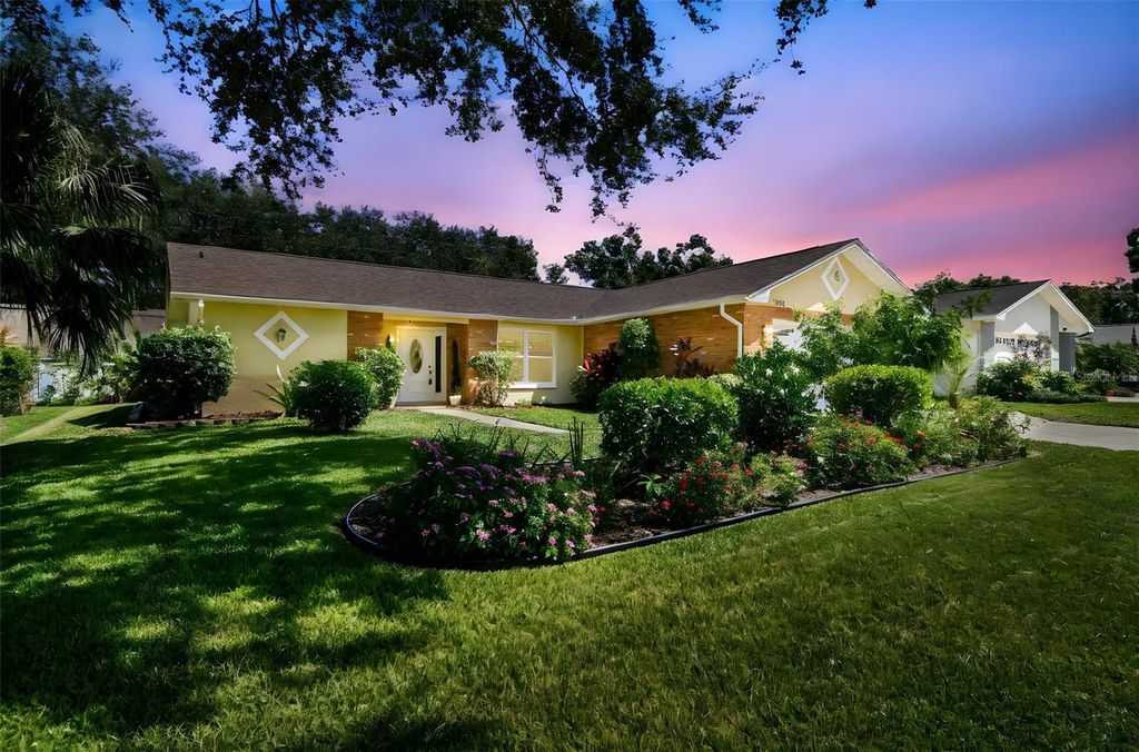 Photo of 2834 Thistle Court E, Palm Harbor, FL 34684 (MLS # TB8427823)