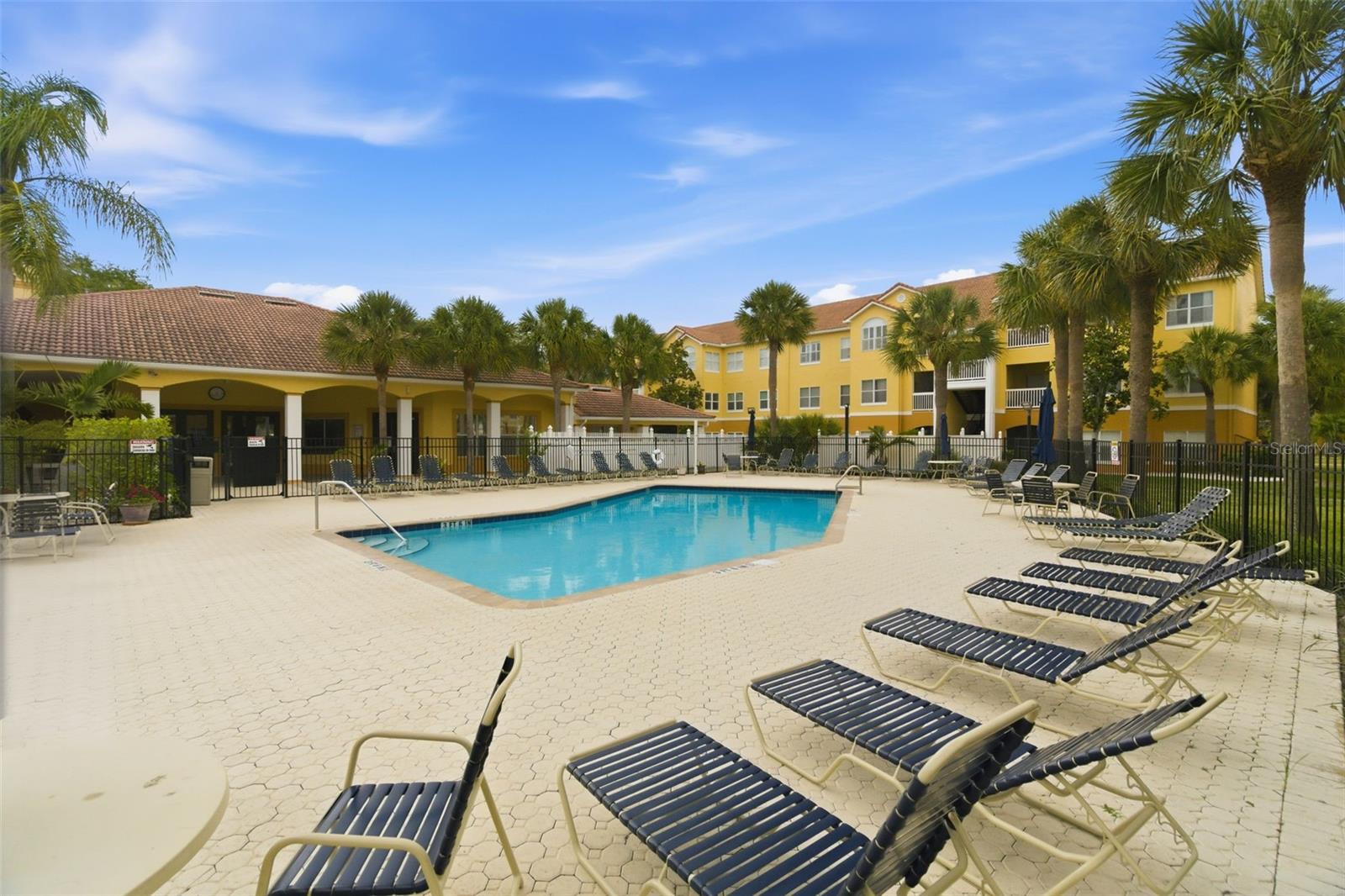 BEACHWAY CONDOS - Residential
