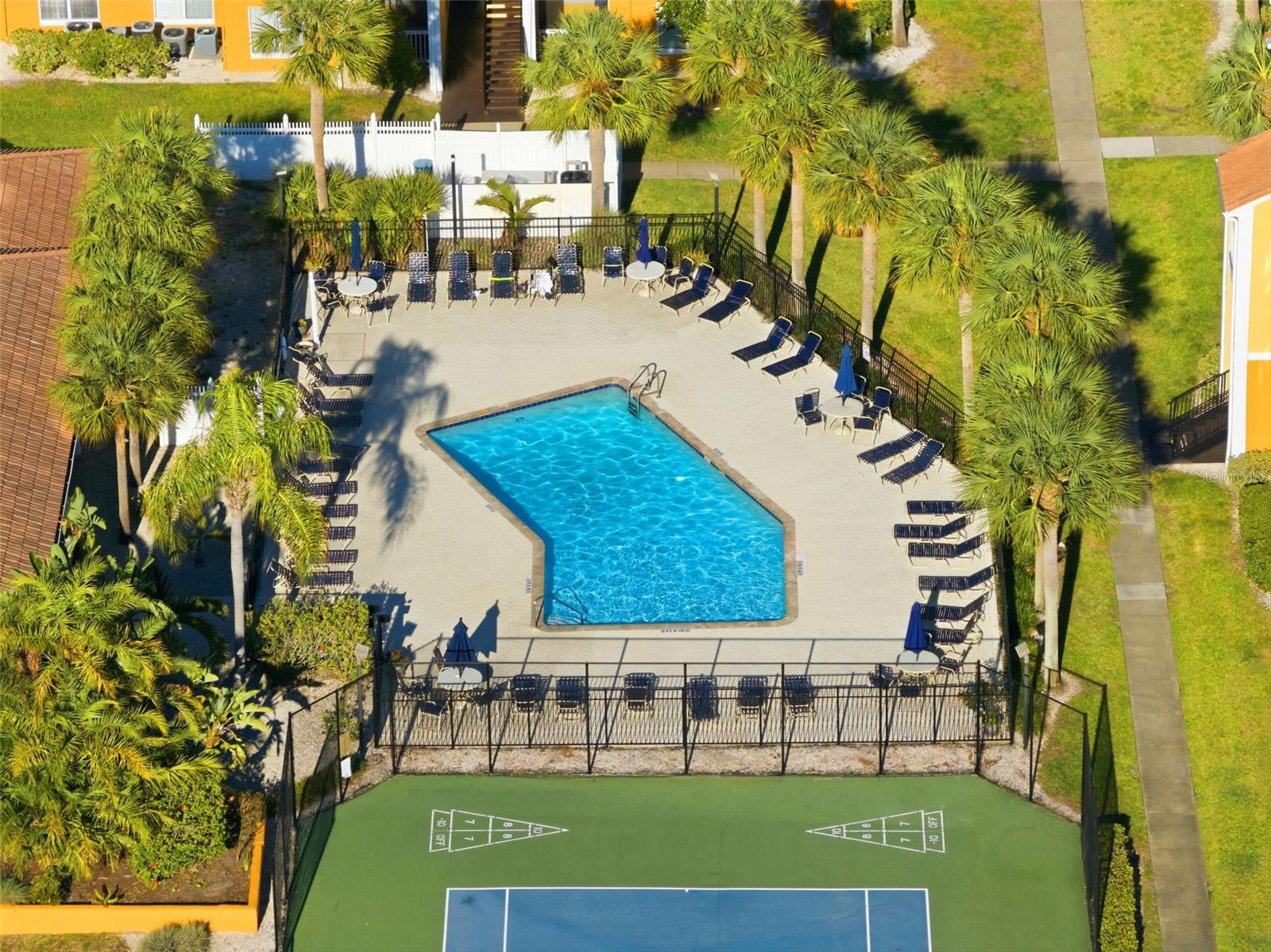 BEACHWAY CONDOS - Residential