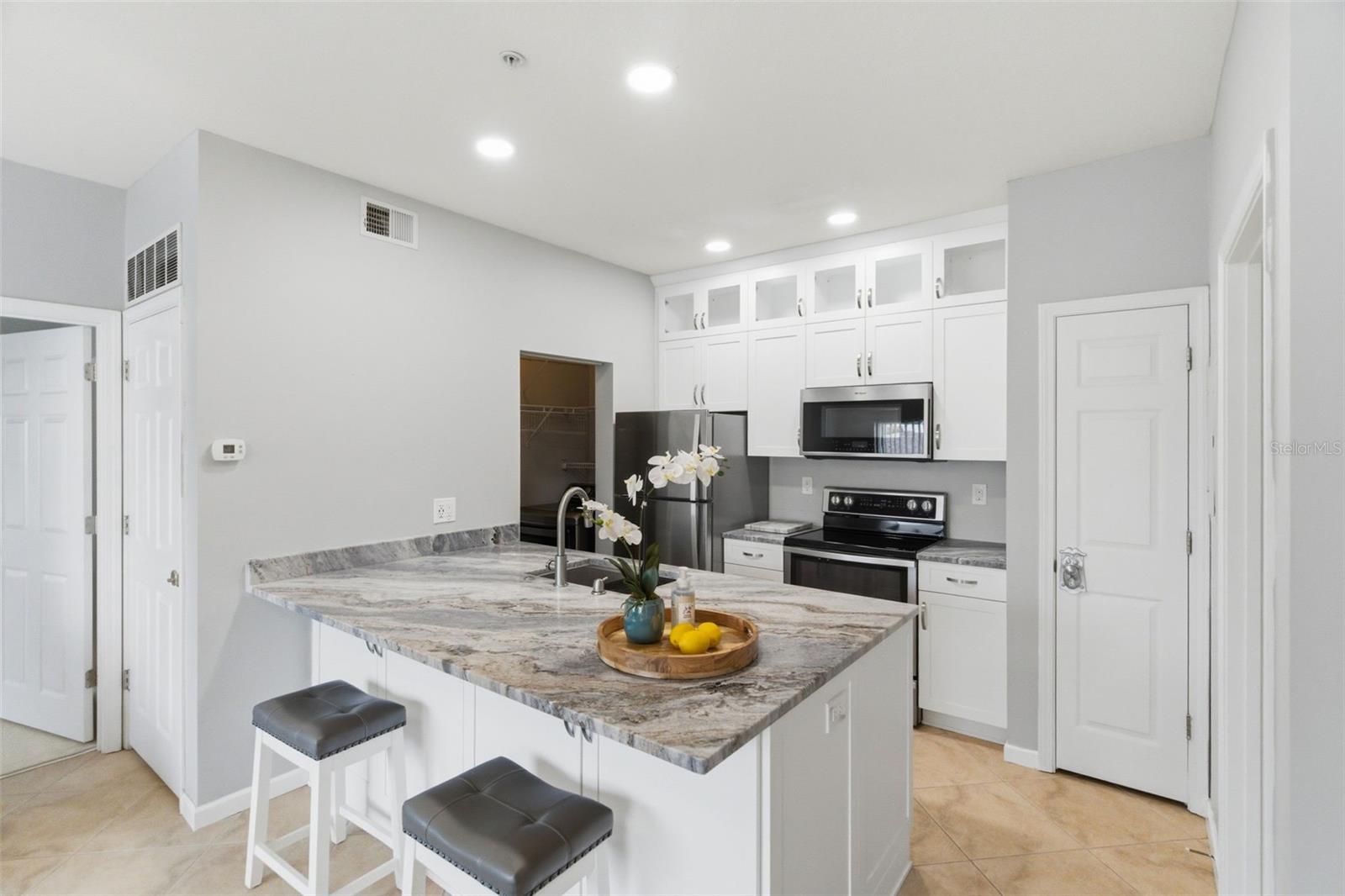 BEACHWAY CONDOS - Residential