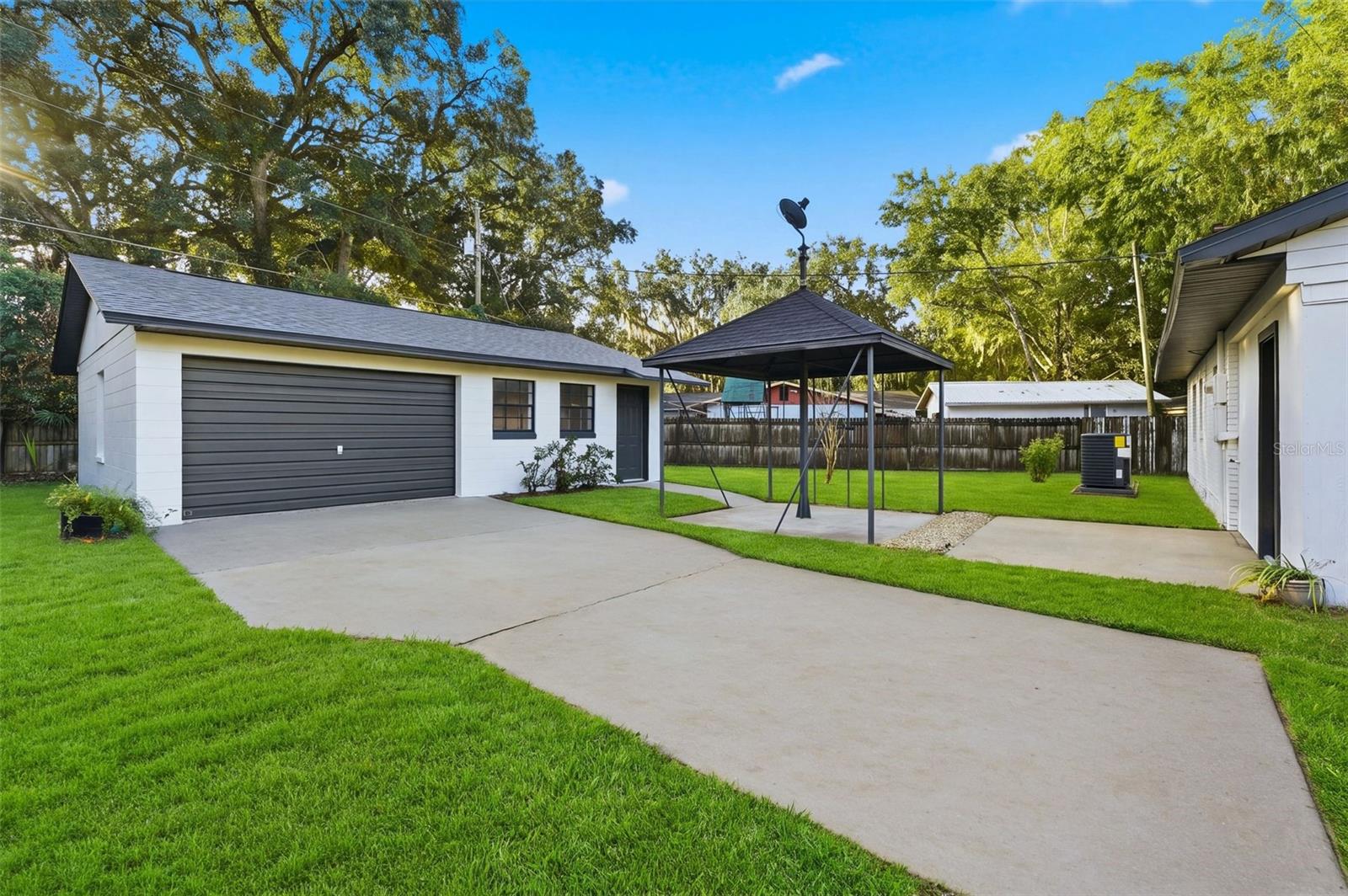 2209 CORDOVA DRIVE