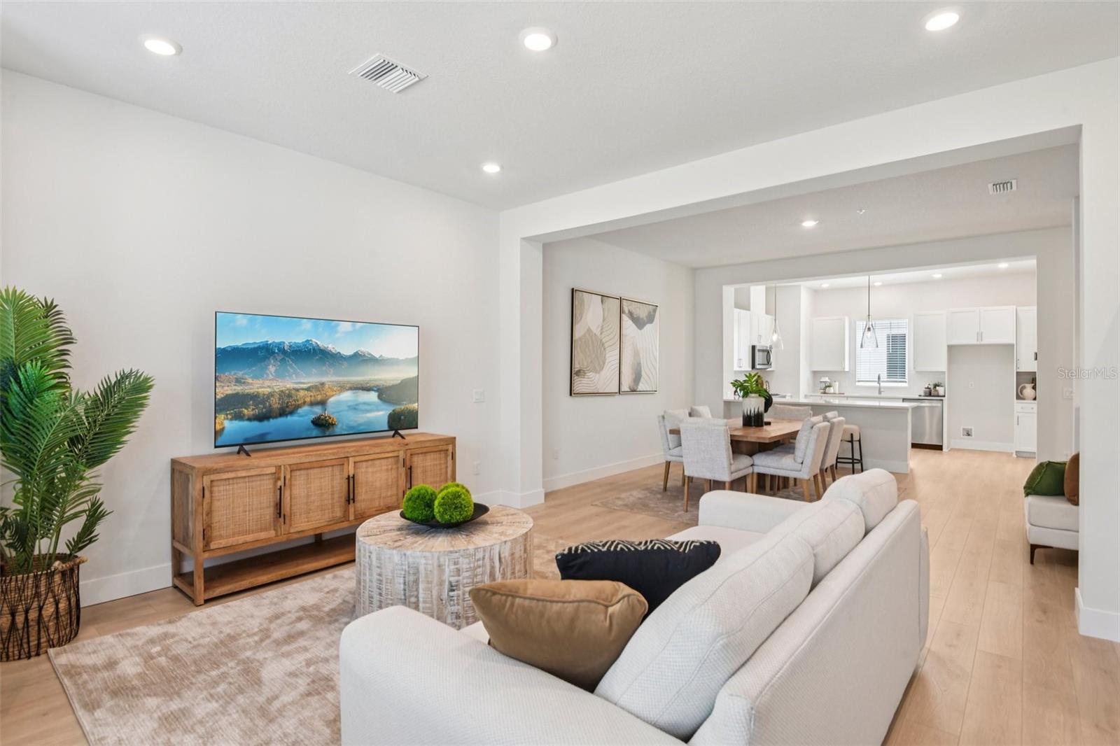 UNION DISTRICT TWNHMS - Residential Lease