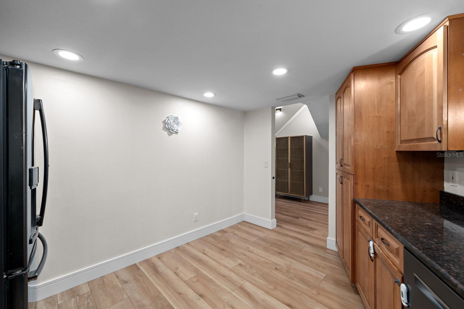 WHISPERING WOODS - Residential