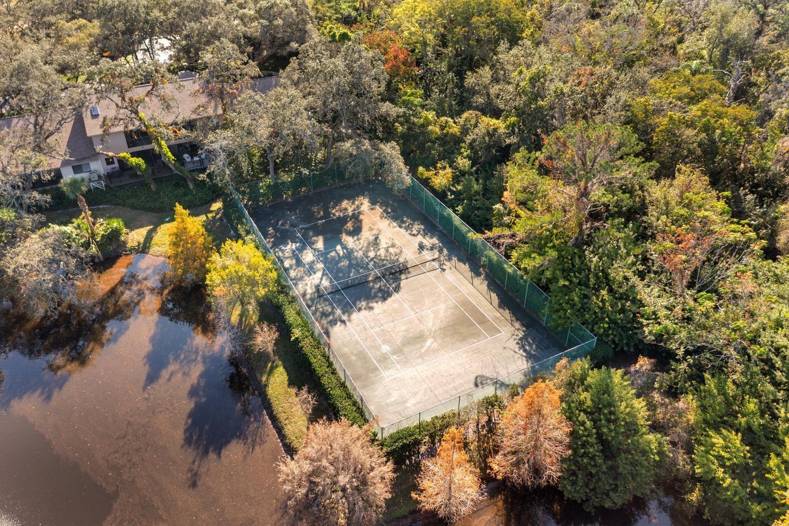 WHISPERING WOODS - Residential