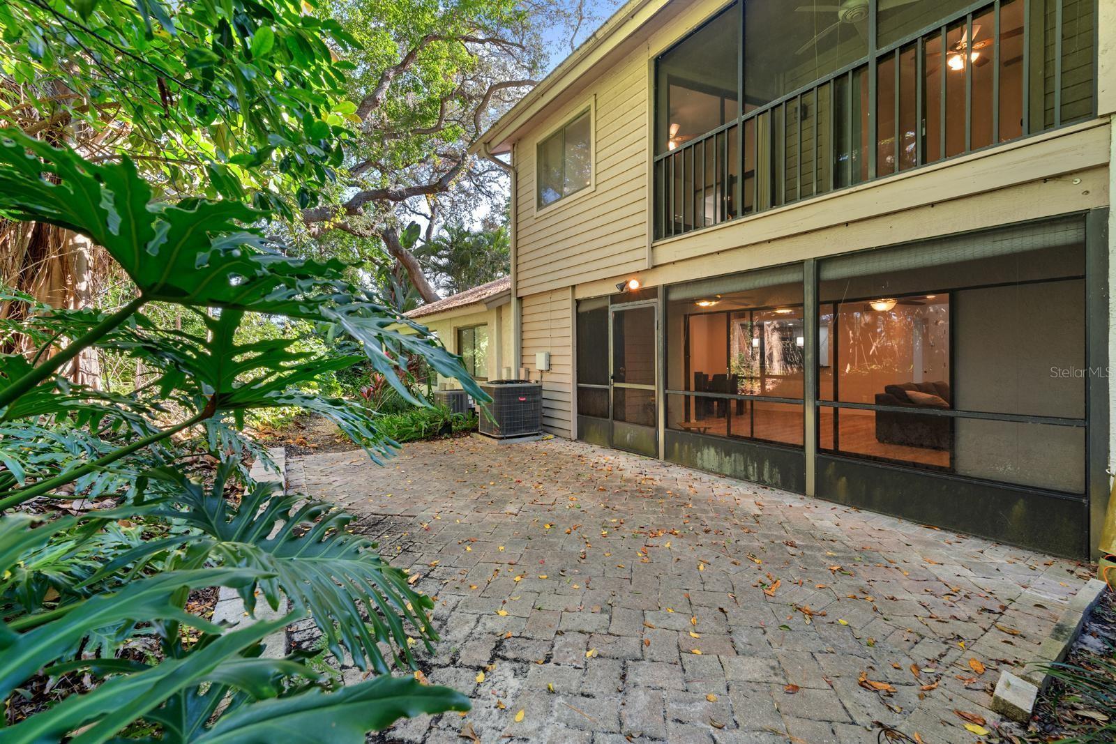 WHISPERING WOODS - Residential