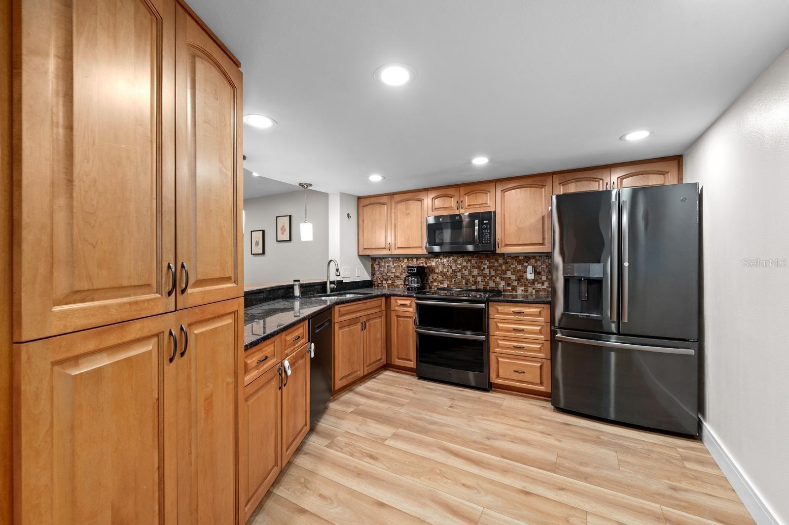 WHISPERING WOODS - Residential