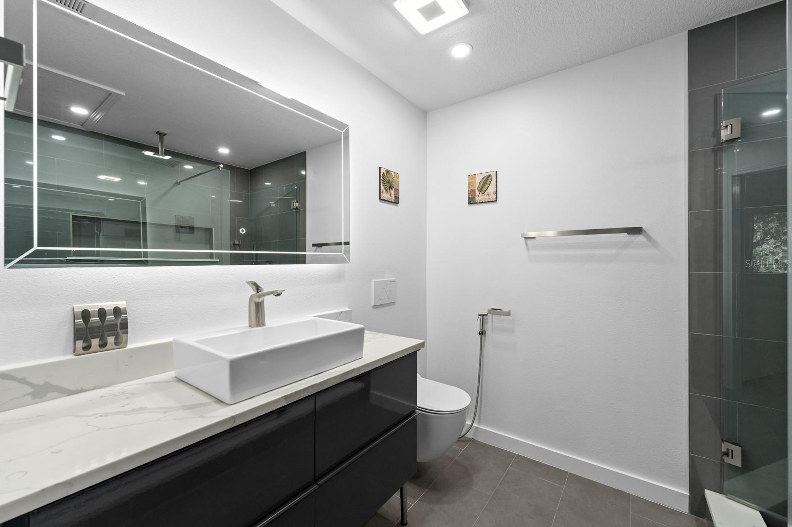 WHISPERING WOODS - Residential