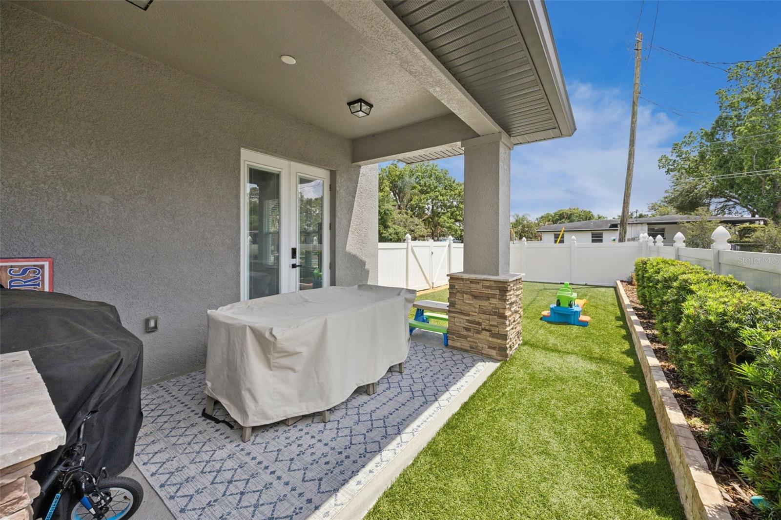 EOS GROUP - Residential