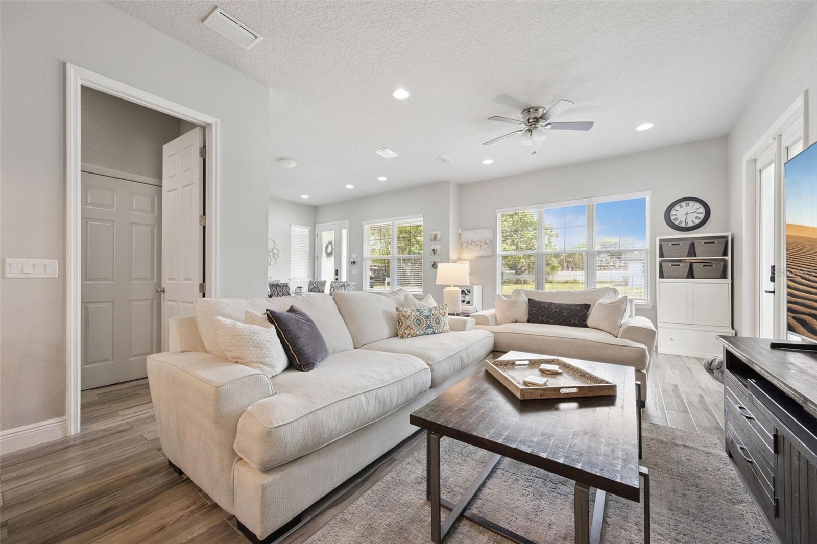 EOS GROUP - Residential