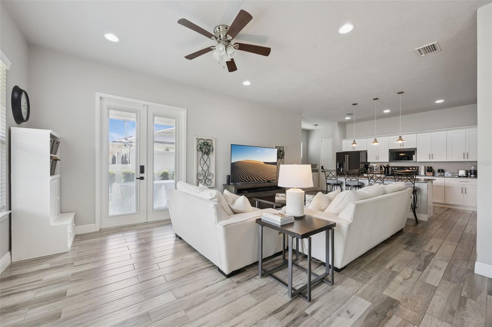 EOS GROUP - Residential