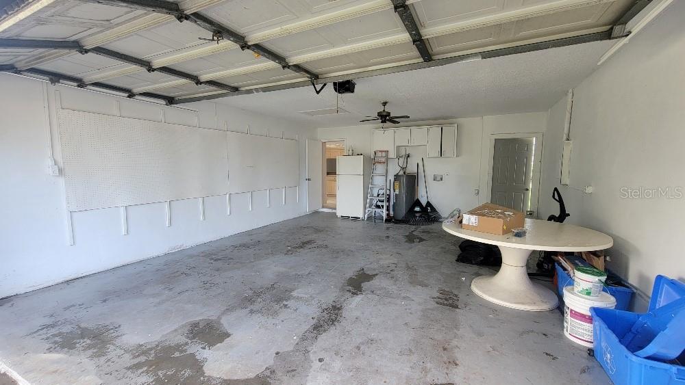 LAKES UNIT II PH I SEC II THE - Residential