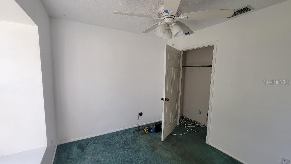 LAKES UNIT II PH I SEC II THE - Residential