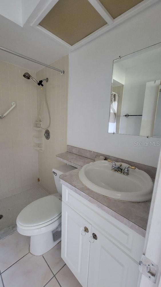 LAKES UNIT II PH I SEC II THE - Residential