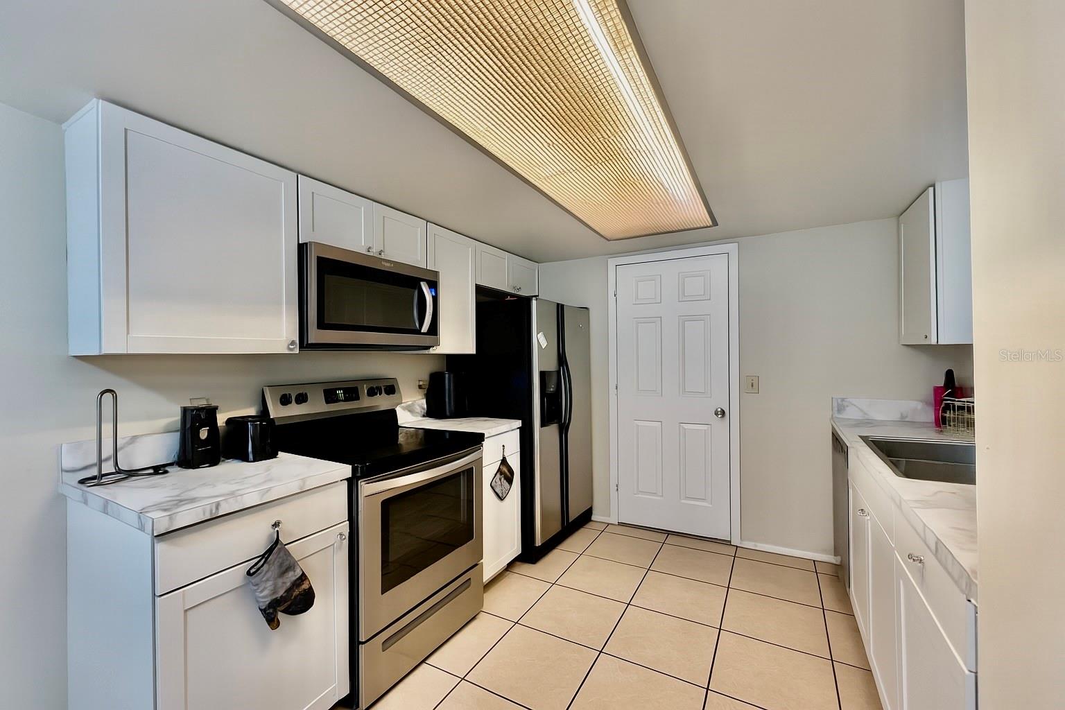 2242 ATRIUM CIRCLE
