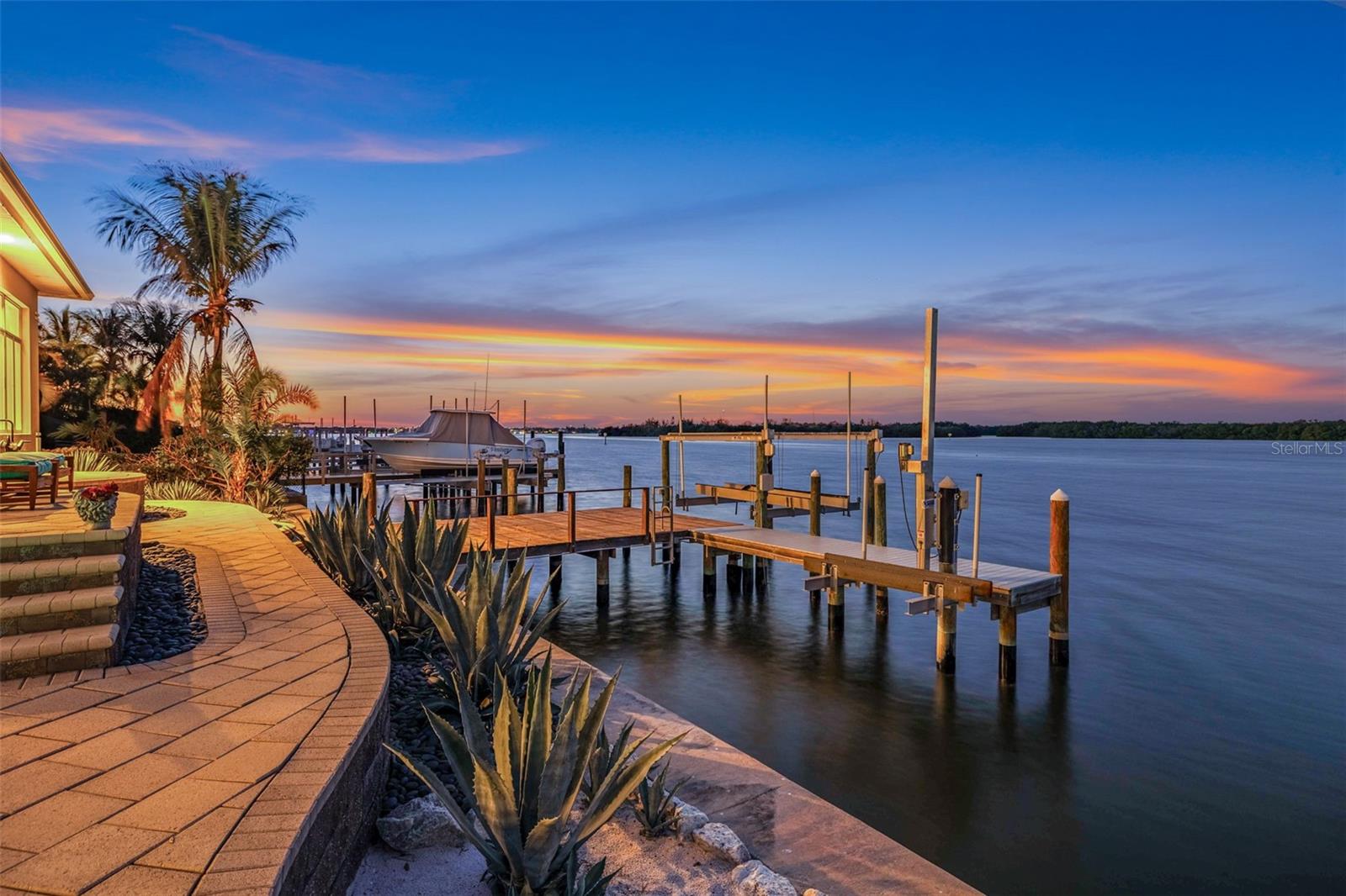 VENETIAN ISLES - Residential