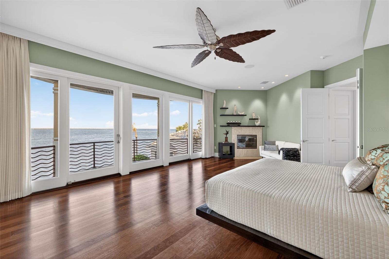 VENETIAN ISLES - Residential