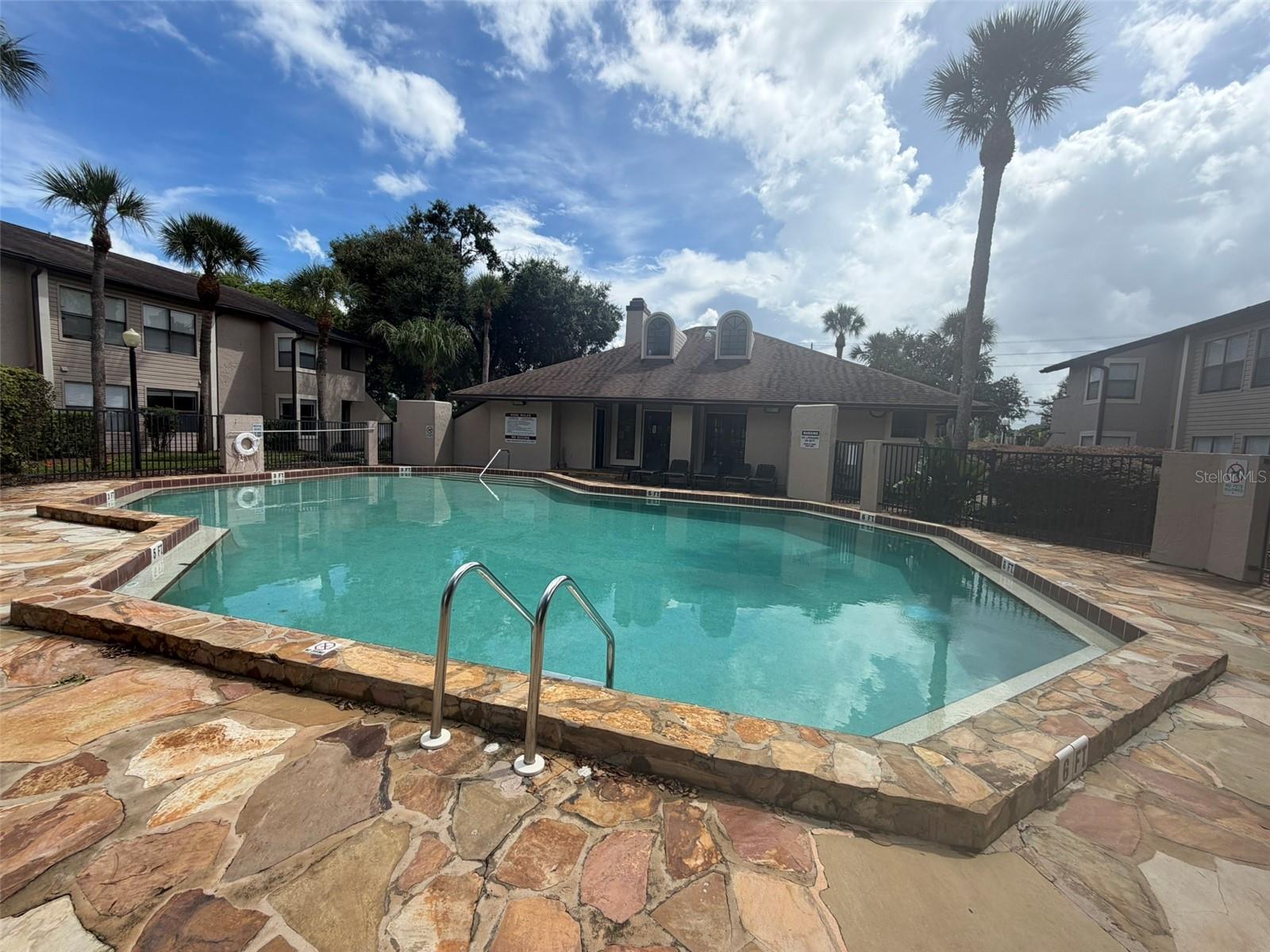 3020 ANTIQUE OAKS CIRCLE 129