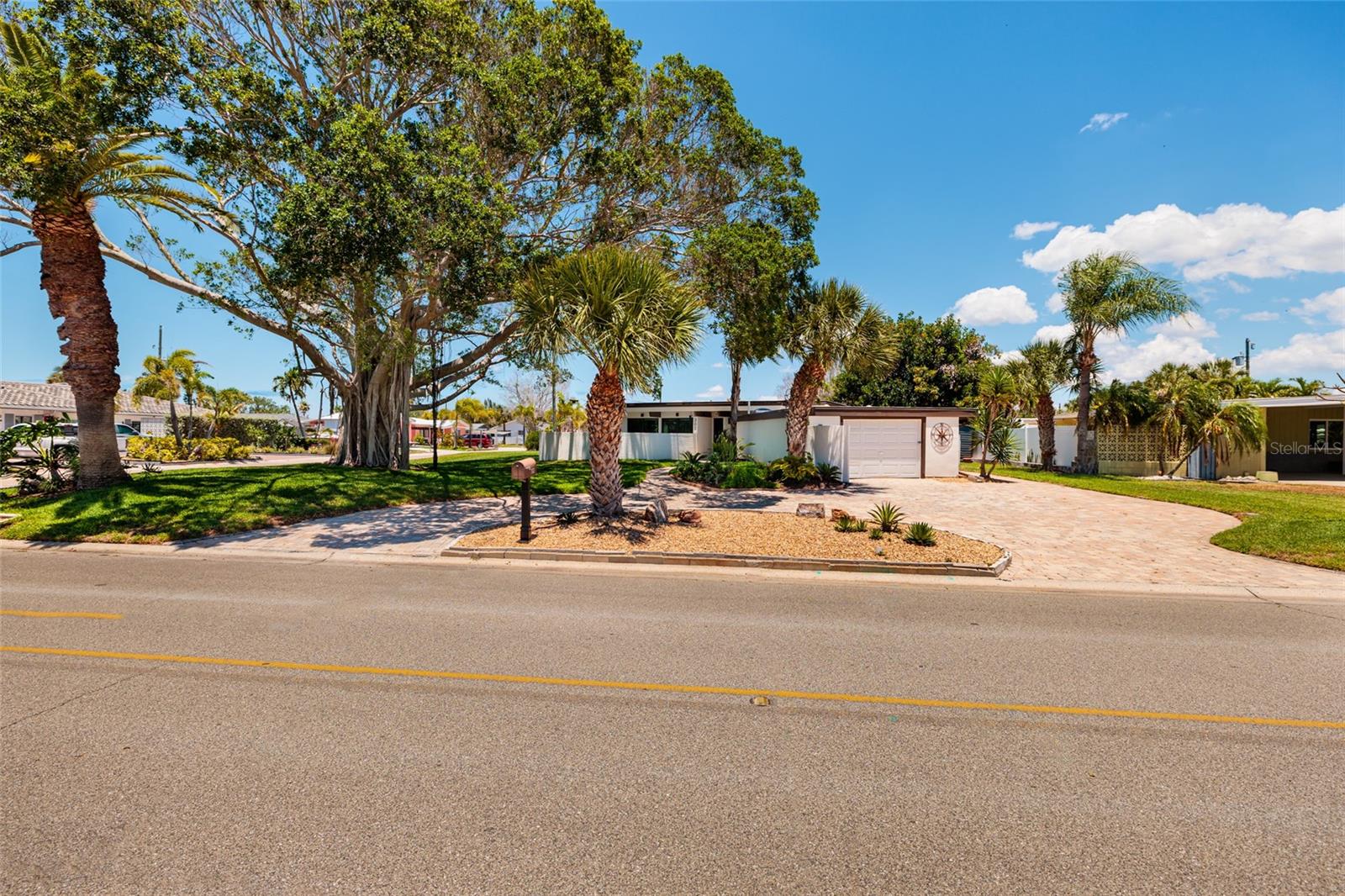 BELLE VISTA POINT 2ND ADD - Residential