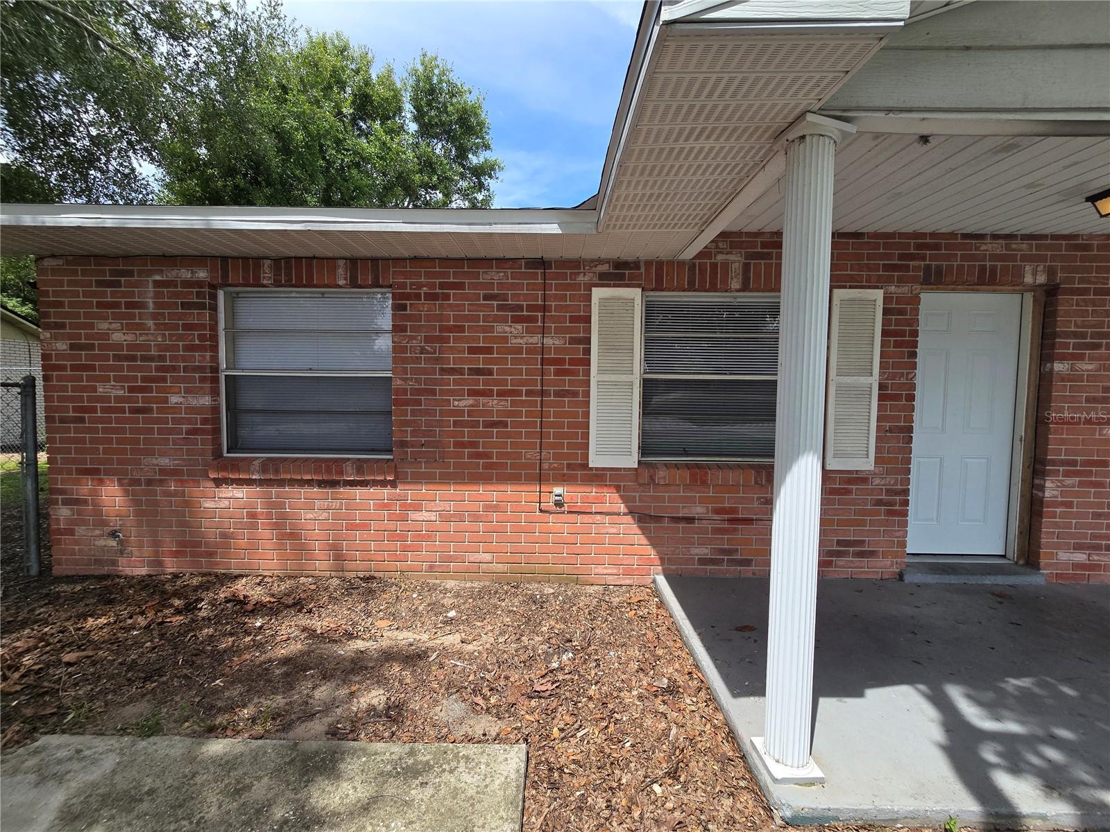 TROPICAL ACRES - Residential Lease