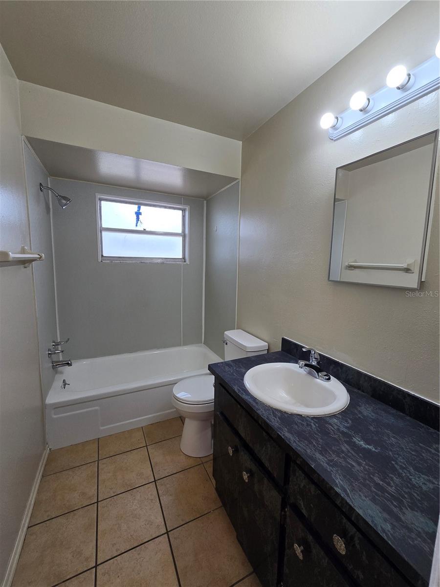 TROPICAL ACRES - Residential Lease