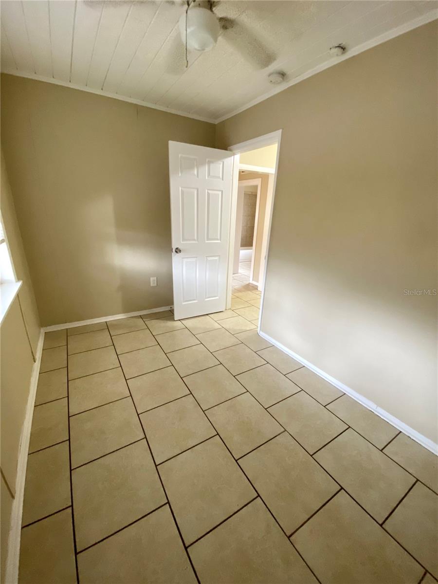 ACREAGE & UNREC - Residential Lease