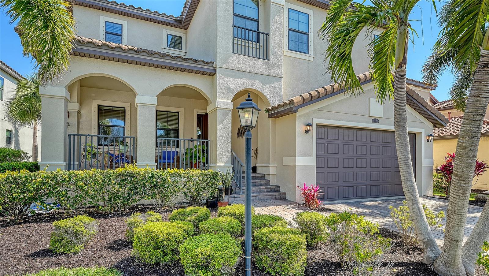 5723 TITLE ROW DRIVE