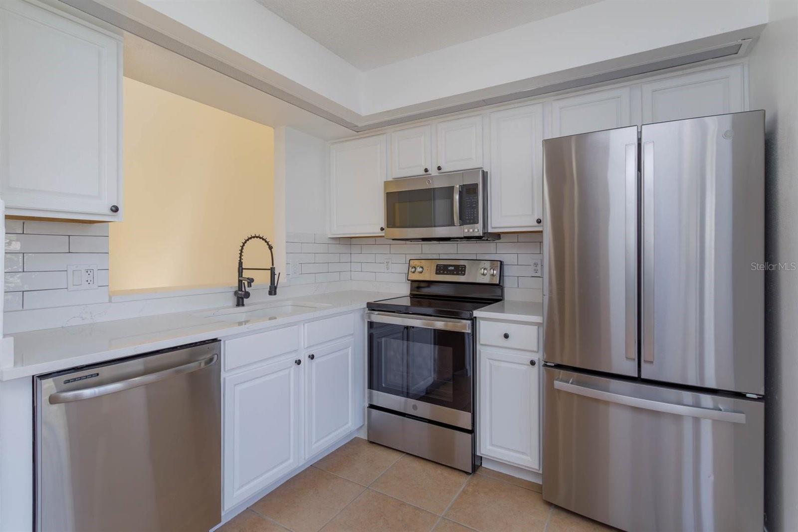 Photo 4 of 25 of 1212 CARIBBEAN COVE COURT townhome