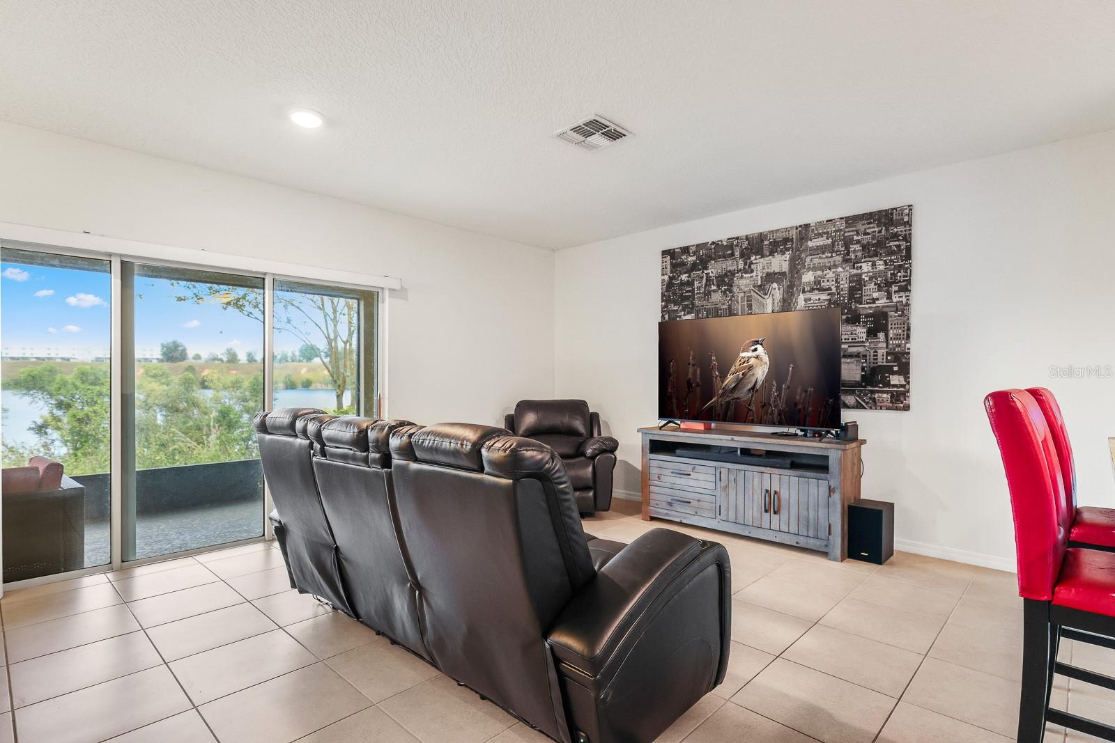 LAKE BLUFF/TOWN CENTER EAST-PH - Residential