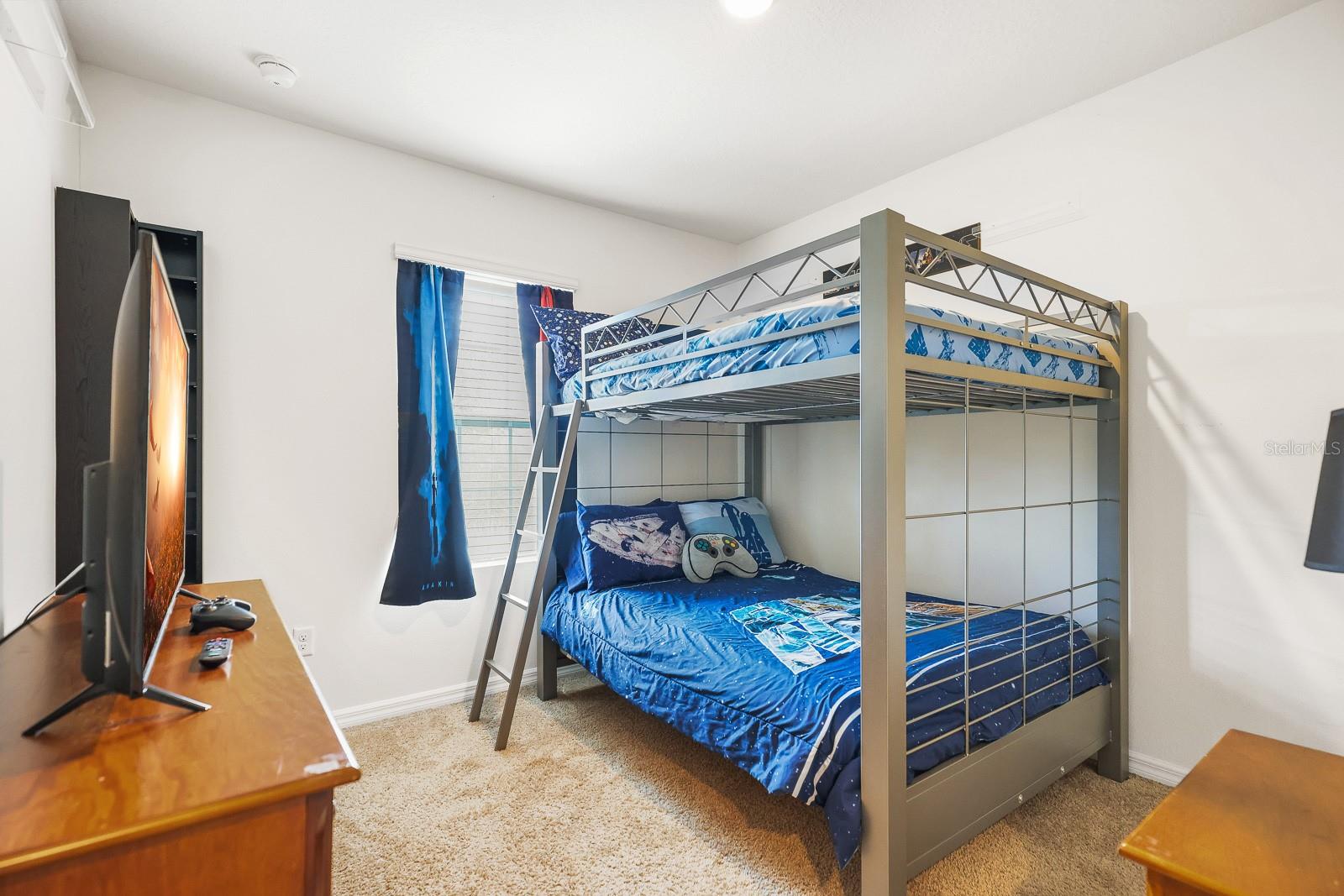 LAKE BLUFF/TOWN CENTER EAST-PH - Residential