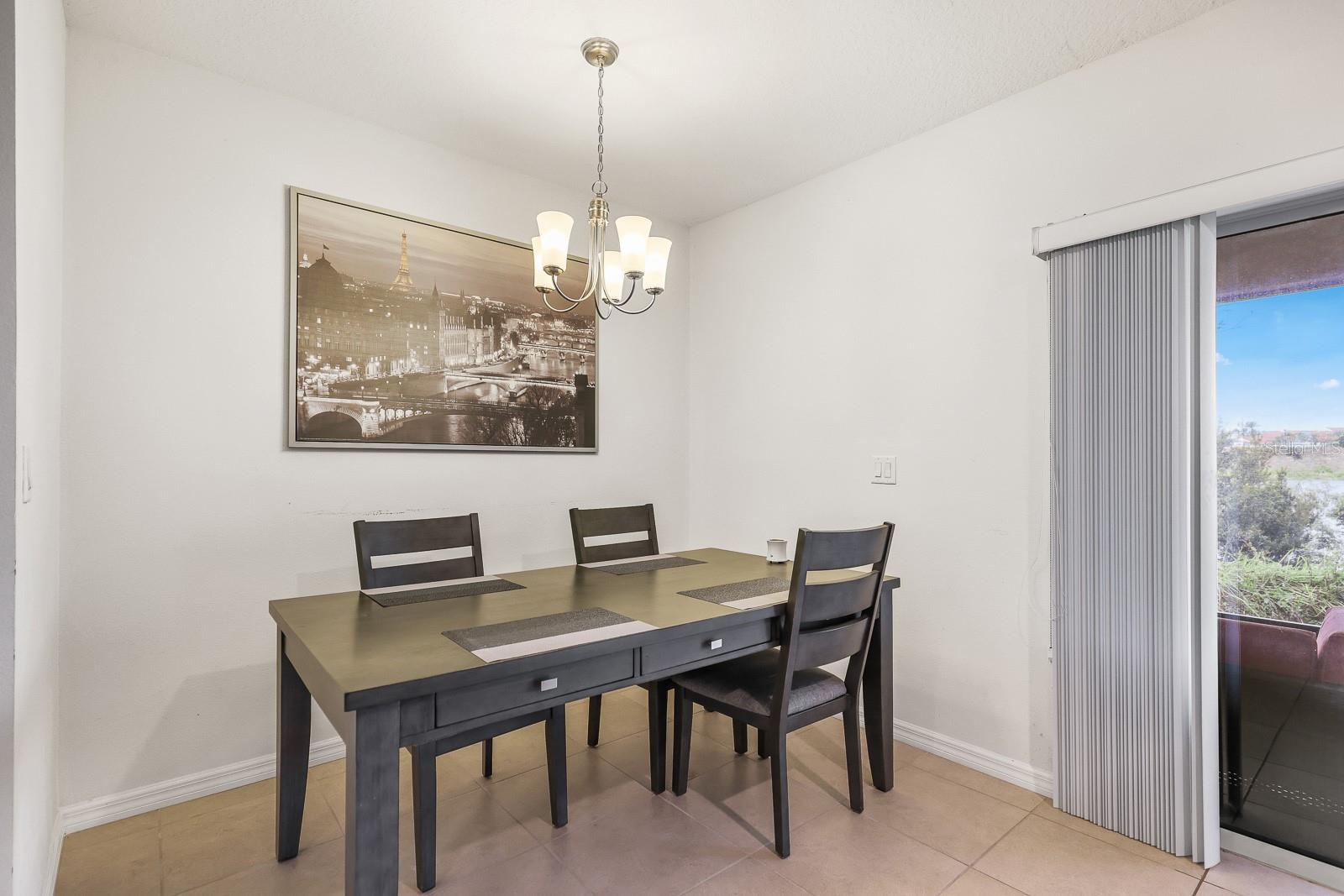 LAKE BLUFF/TOWN CENTER EAST-PH - Residential