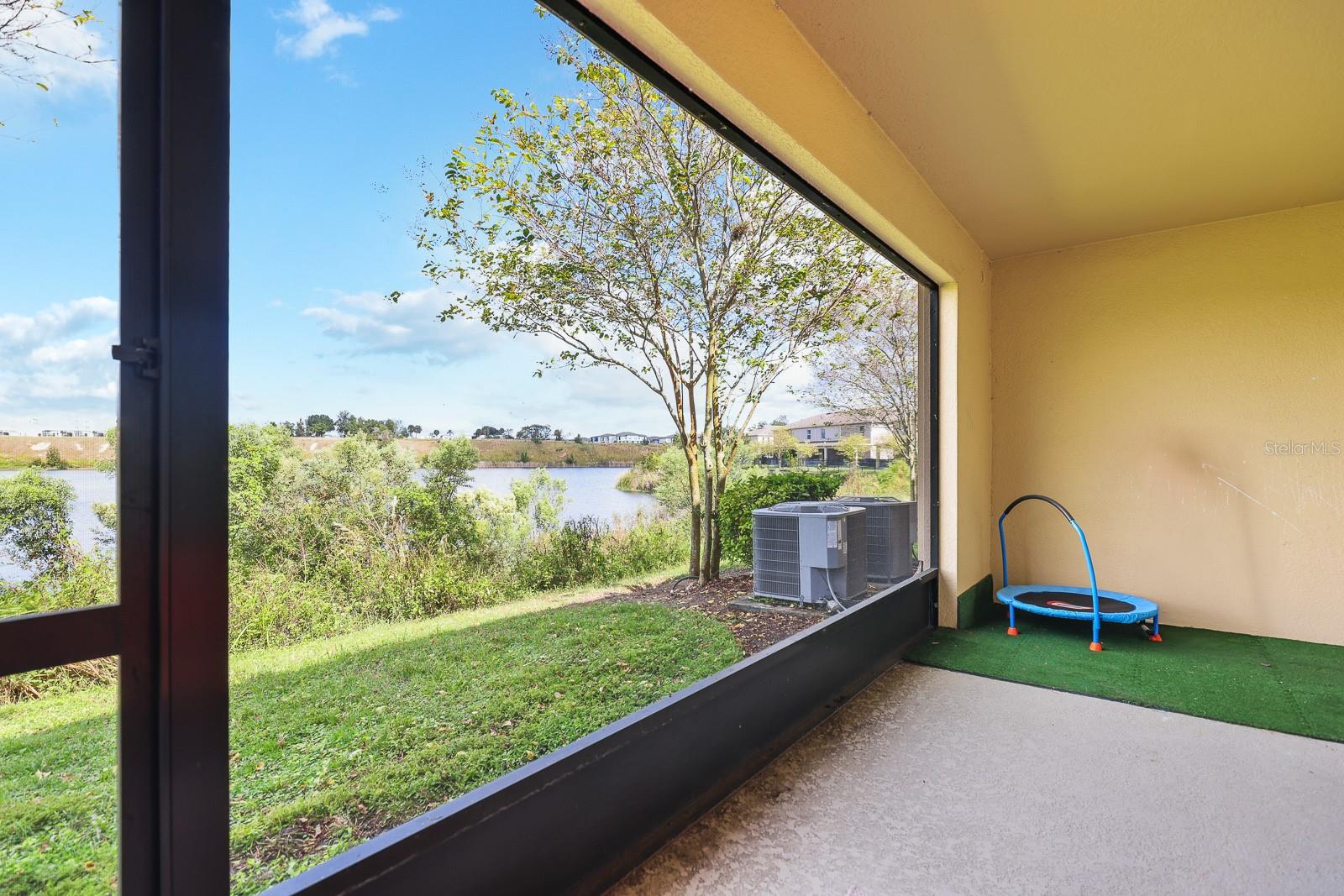 LAKE BLUFF/TOWN CENTER EAST-PH - Residential