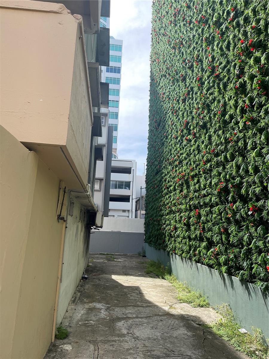 52 BARRANQUITAS STREET 52