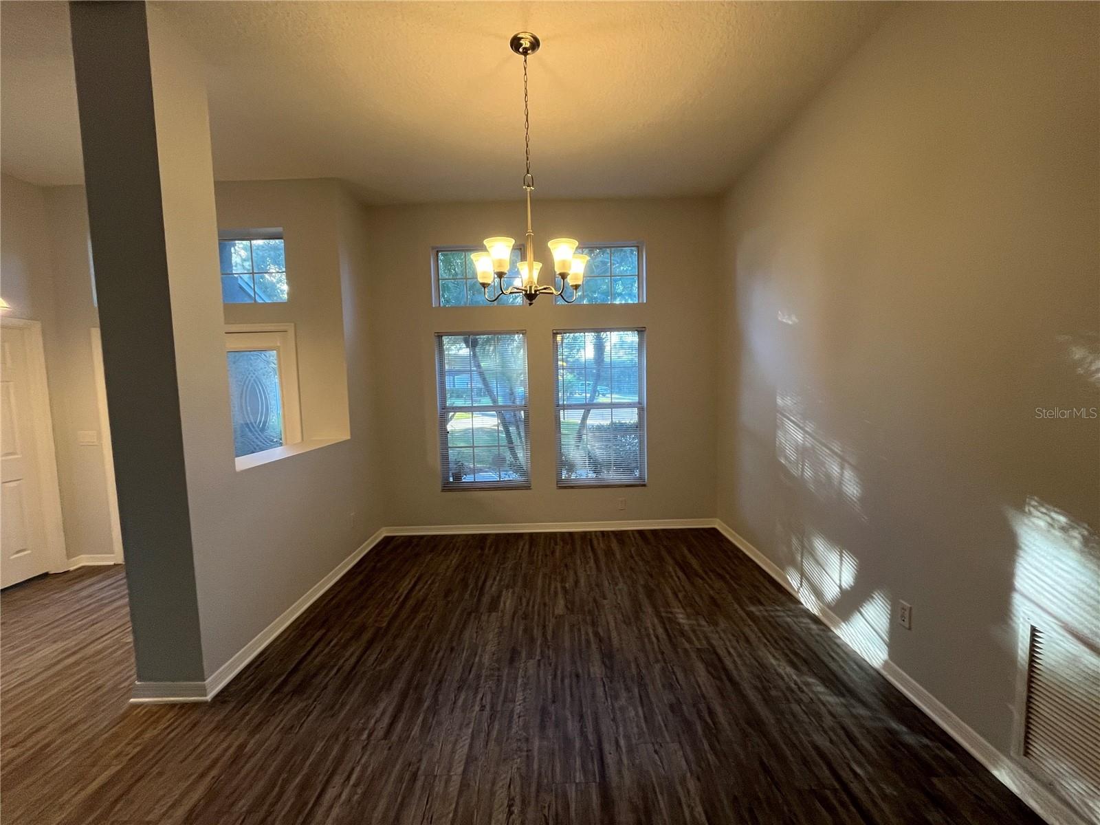 UNIVERSITY ESTATES - Residential Lease