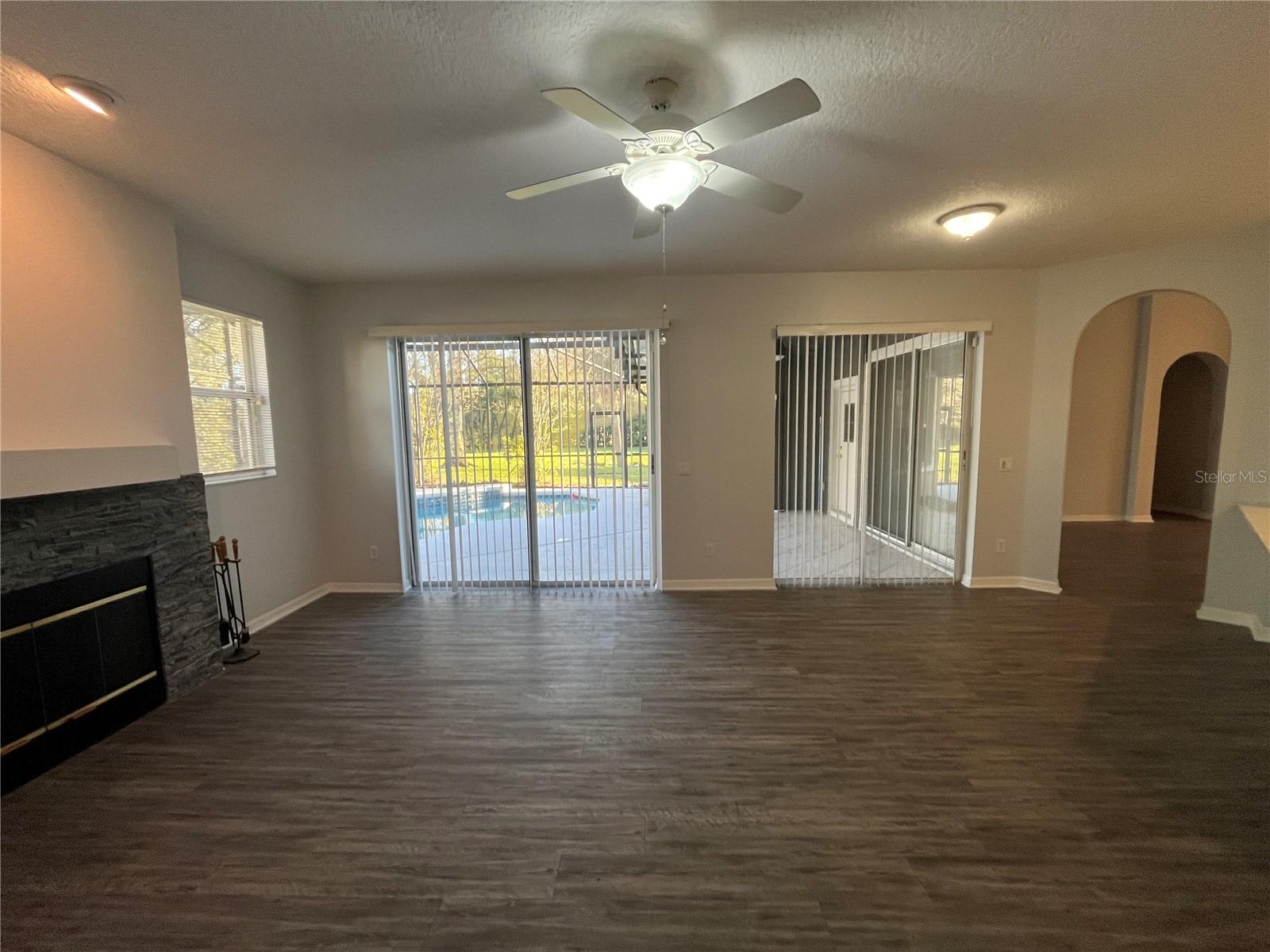 UNIVERSITY ESTATES - Residential Lease