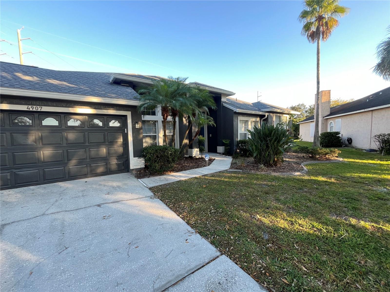 UNIVERSITY ESTATES - Residential Lease