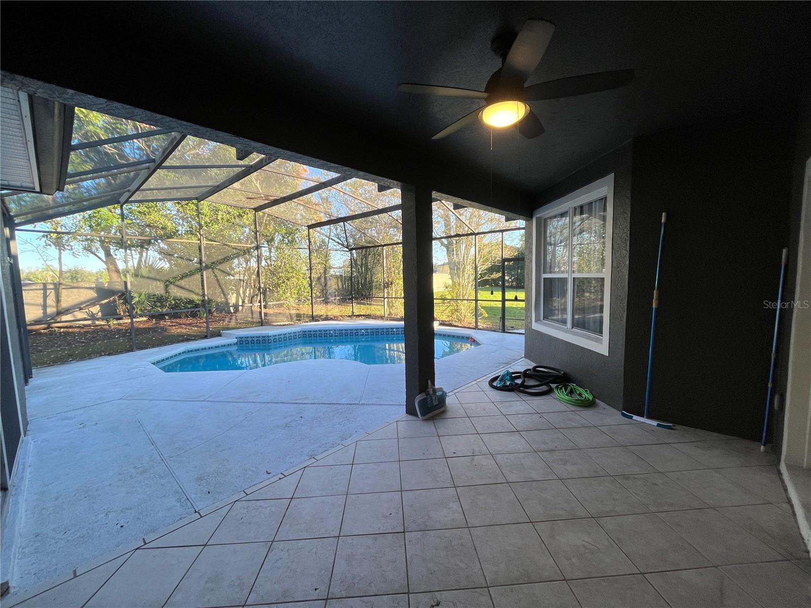 UNIVERSITY ESTATES - Residential Lease