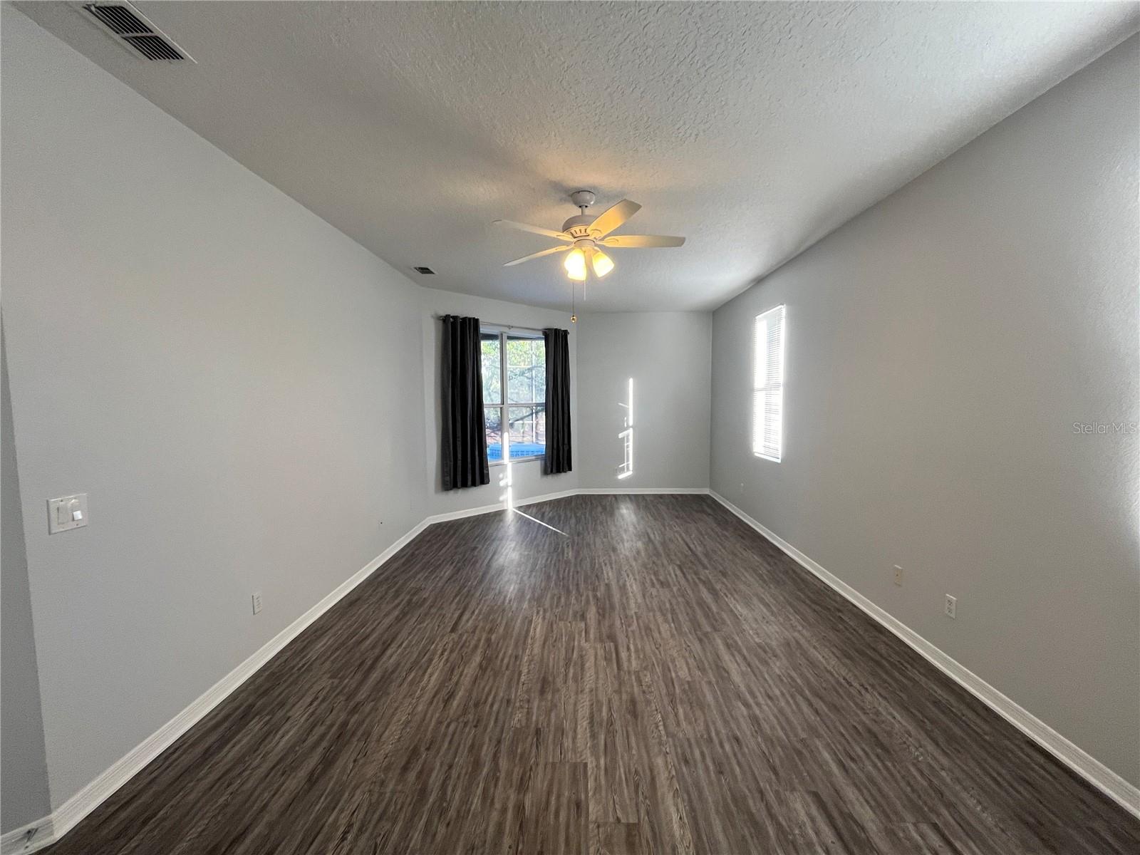 UNIVERSITY ESTATES - Residential Lease