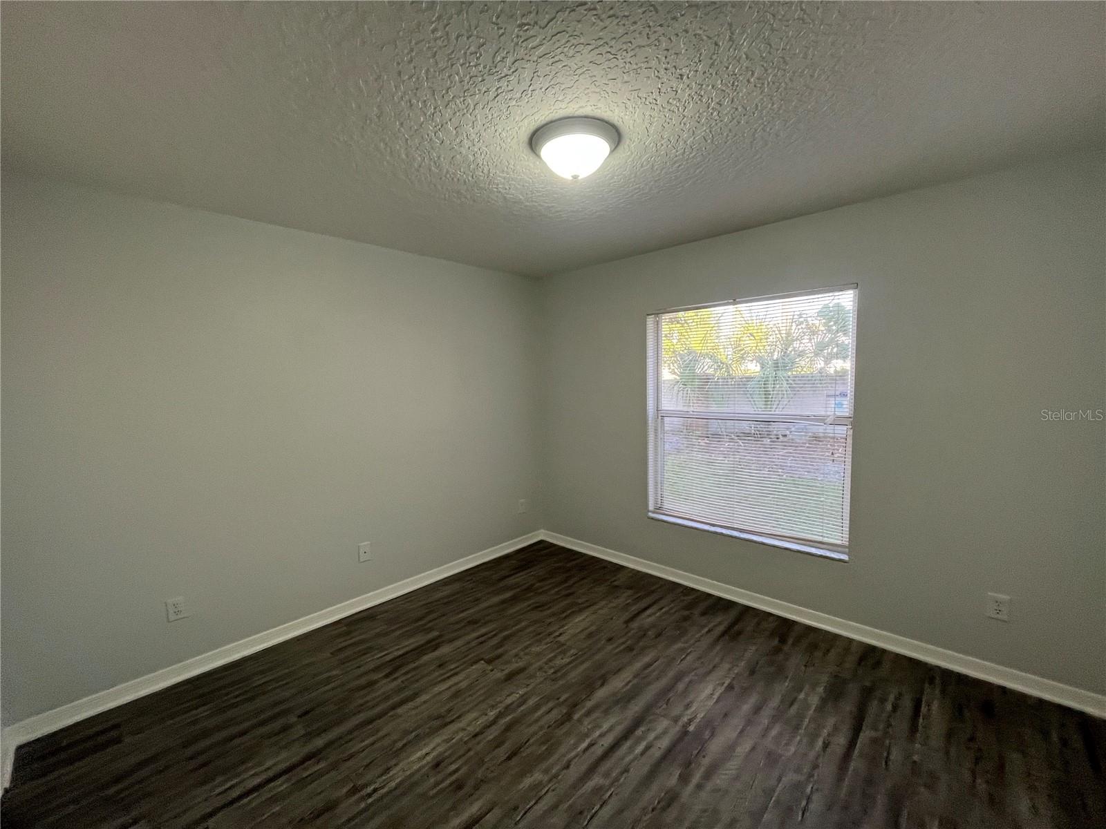 UNIVERSITY ESTATES - Residential Lease