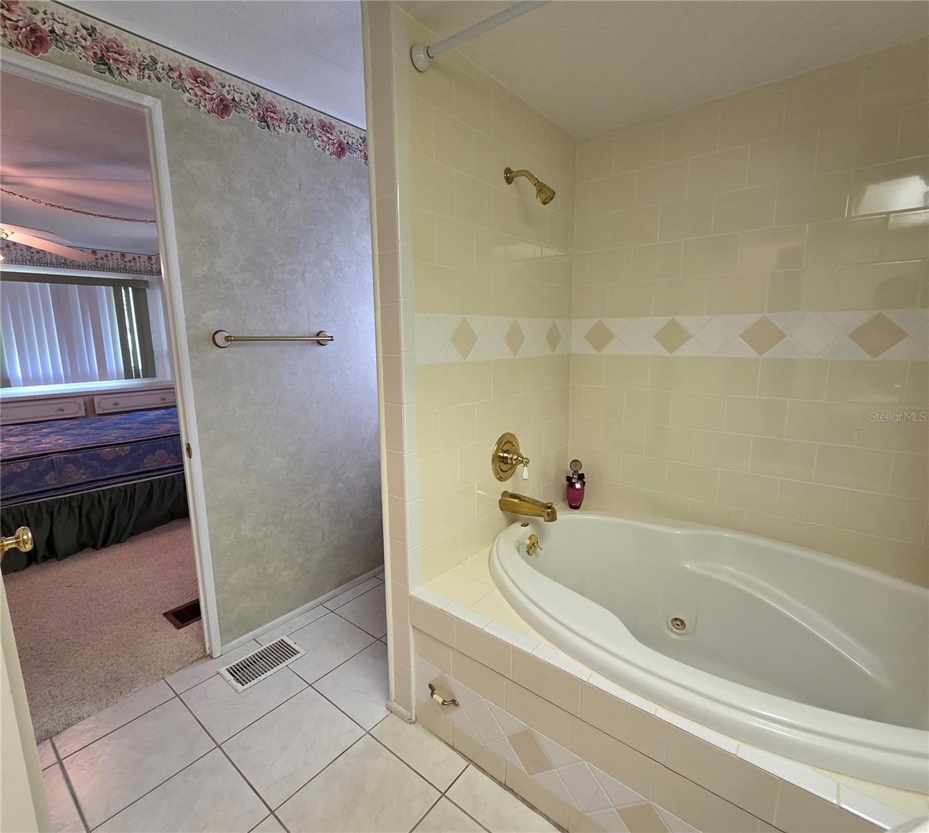 HAWTHORNE AT LEESBURG A COOP - Residential