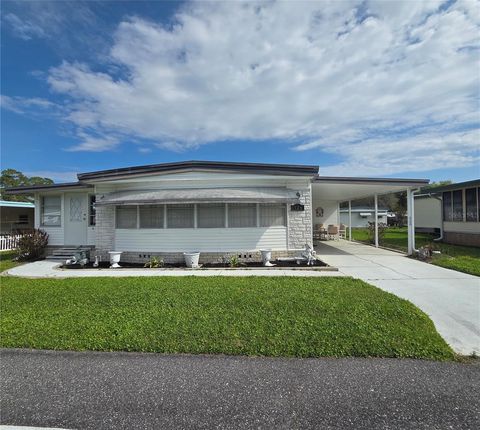 Photo of 426 Hawthorne Boulevard, Leesburg, FL 34748 (MLS # G5109623)